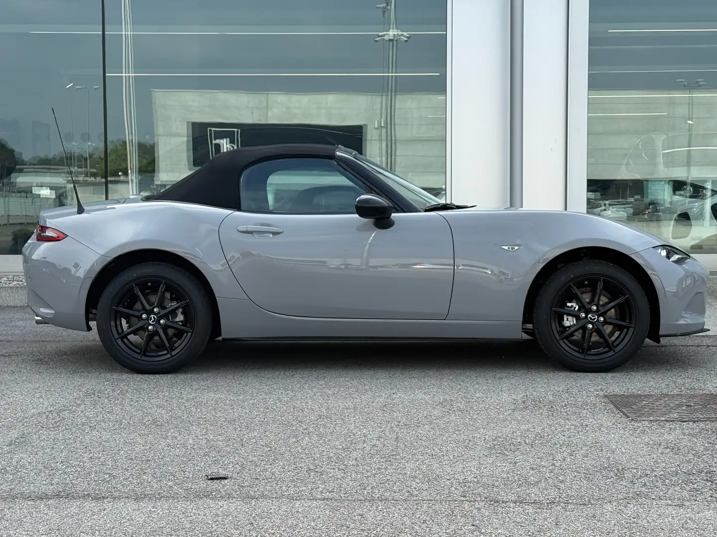 Mazda MX-5 MX-5 IV 2015 Soft Top 1.5 Prime-Line Grigio - 2