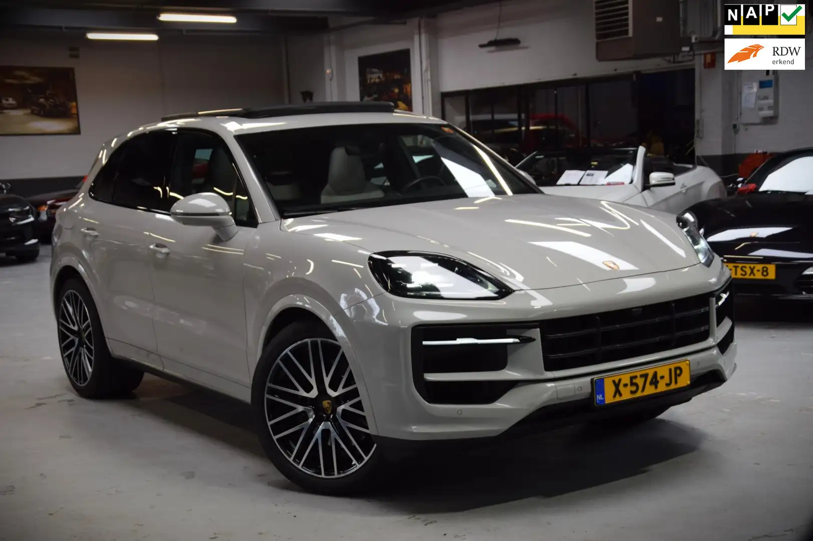 Porsche Cayenne 3.0 E-Hybrid Panoramadak|Nw.Model|Bose|Org.NL|Lane Gris - 1
