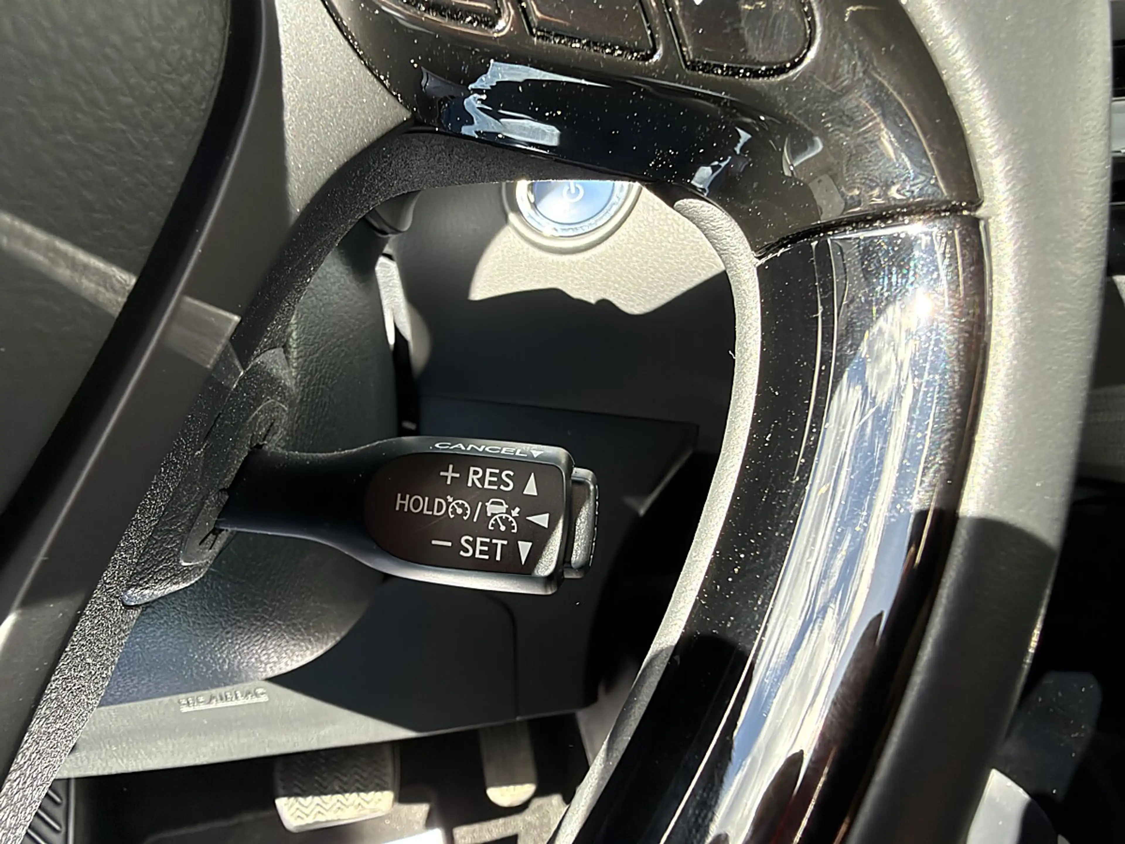 Toyota C-HR 1,8 Hybrid C-ENTER CVT — photo 15