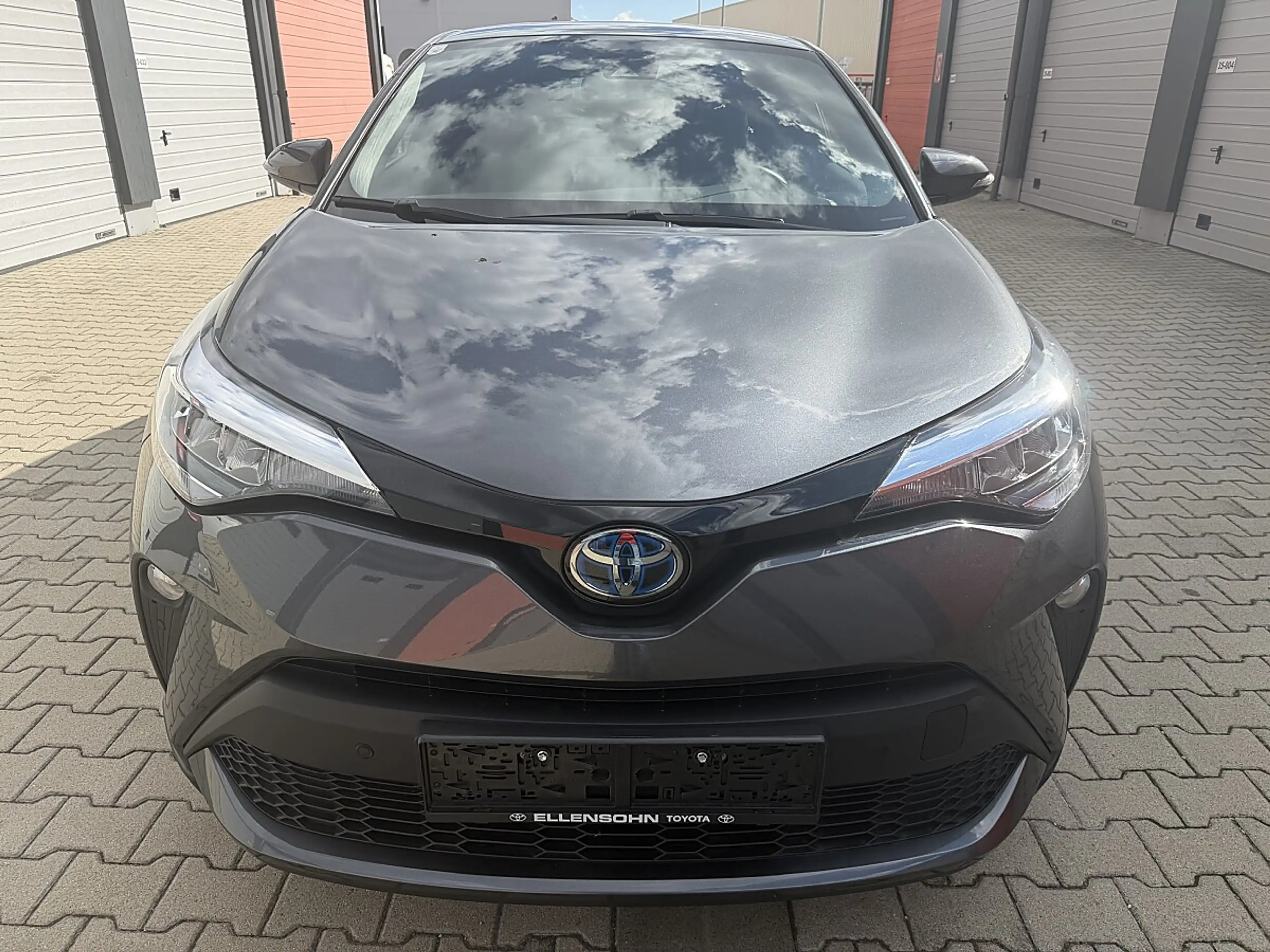 Toyota C-HR 1,8 Hybrid C-ENTER CVT — photo 2