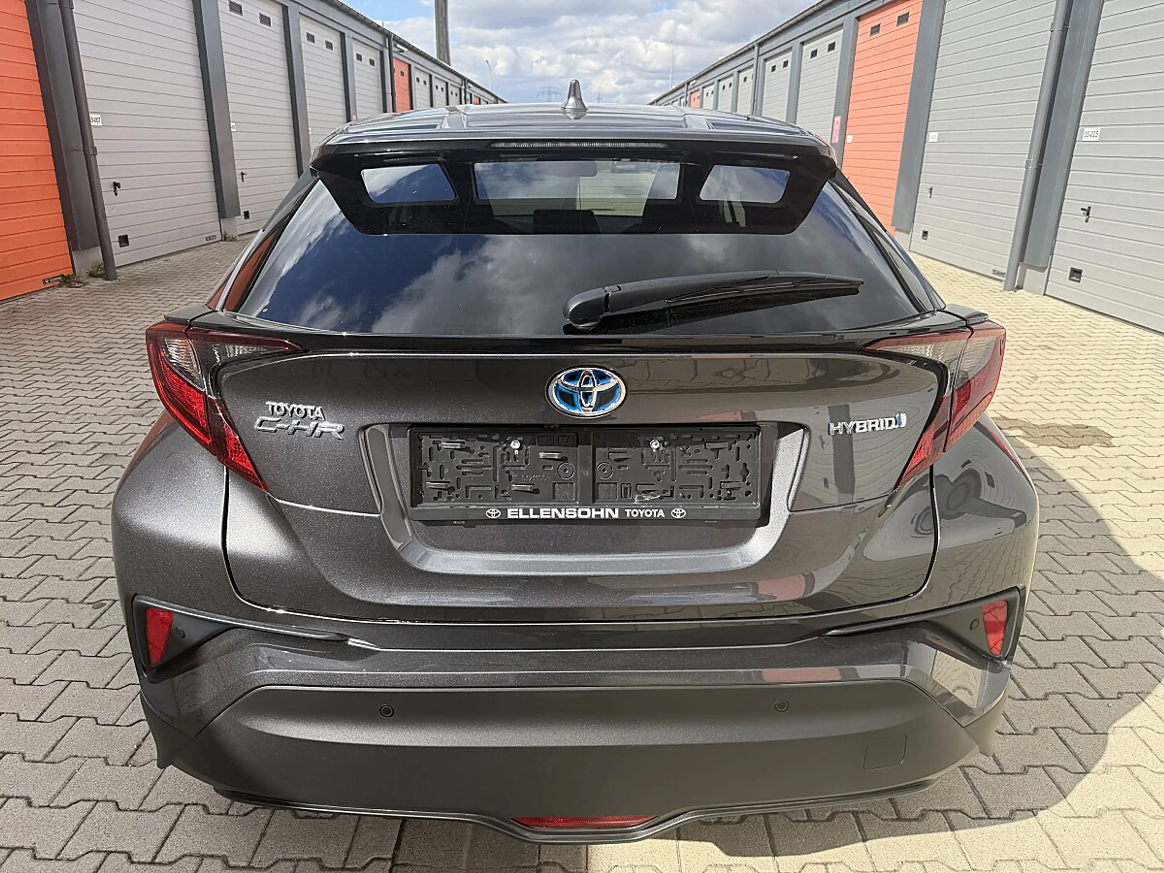 Toyota C-HR 1,8 Hybrid C-ENTER CVT — photo 4