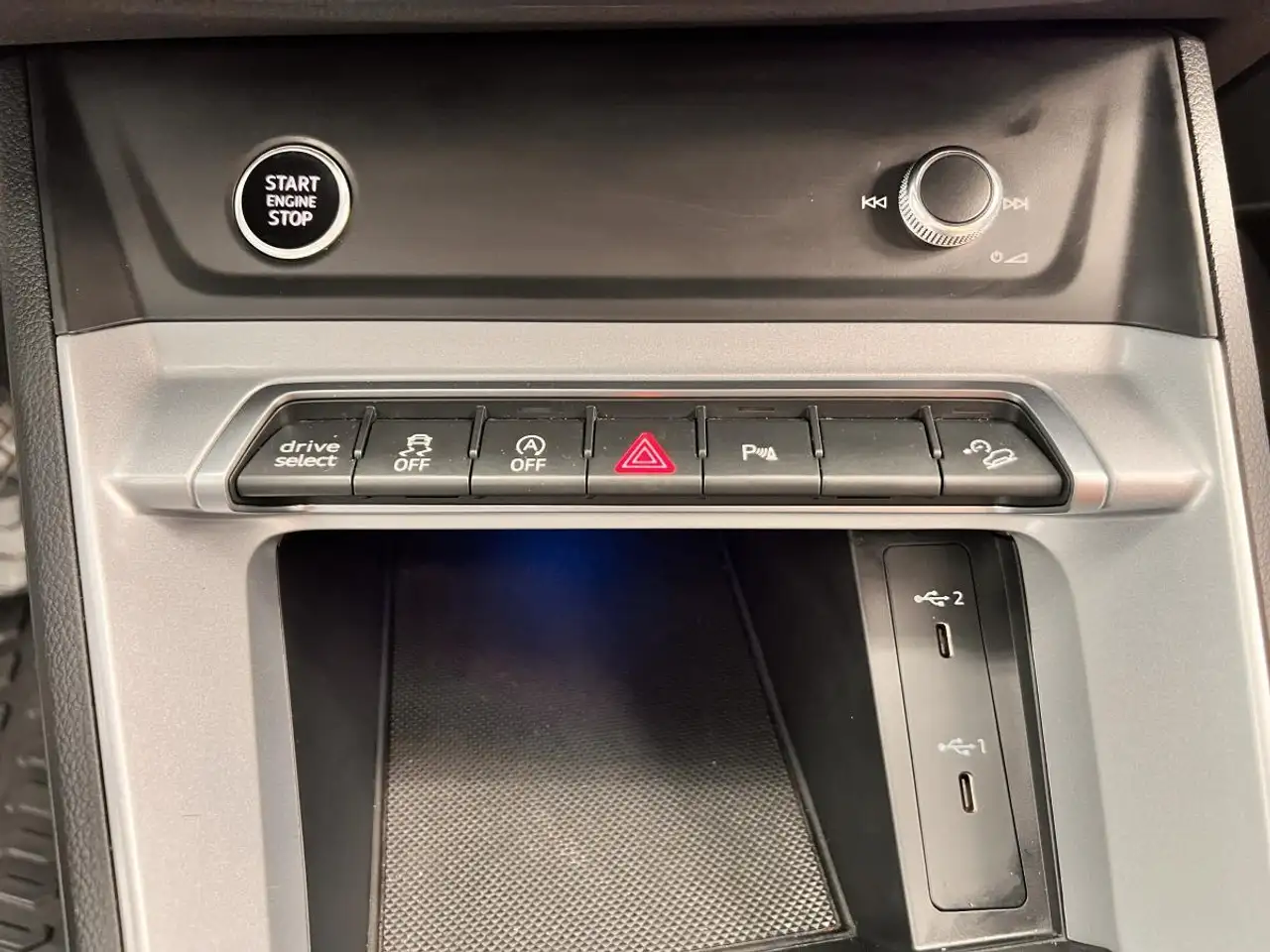 Audi Q3 снимка Audi Q3