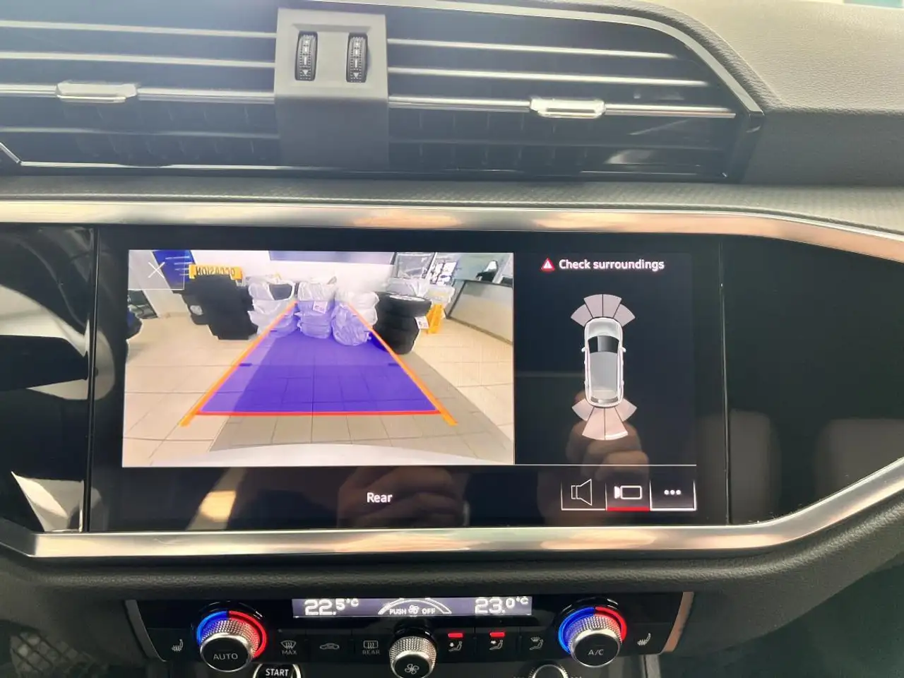 Audi Q3 снимка Audi Q3