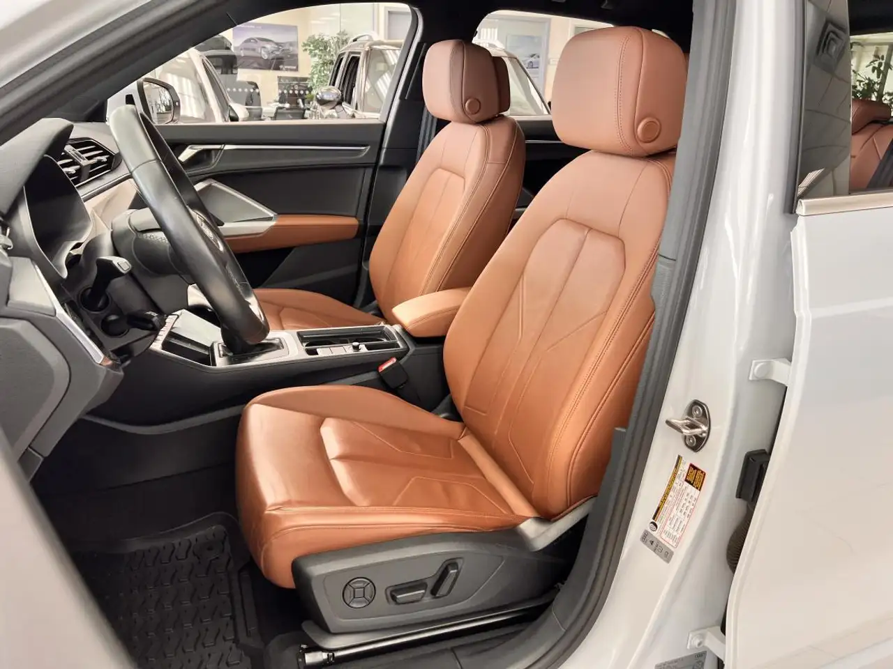 Audi Q3 снимка Audi Q3