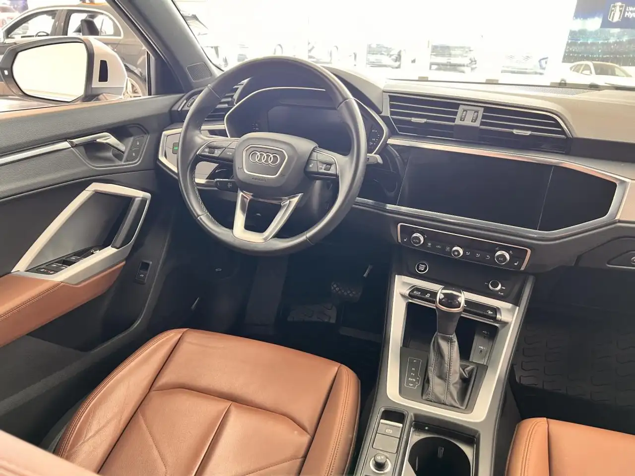 Audi Q3 снимка Audi Q3
