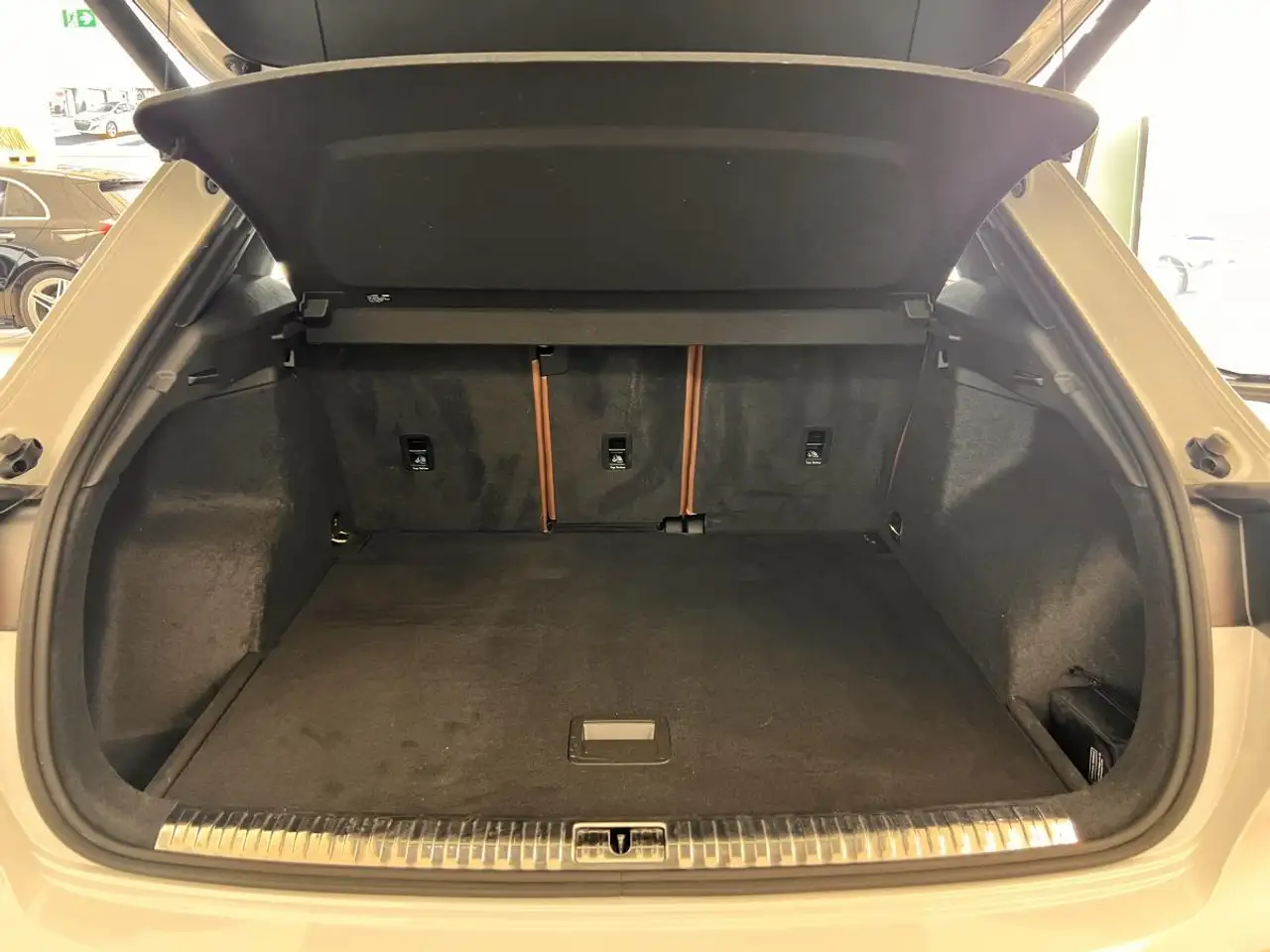 Audi Q3 снимка Audi Q3
