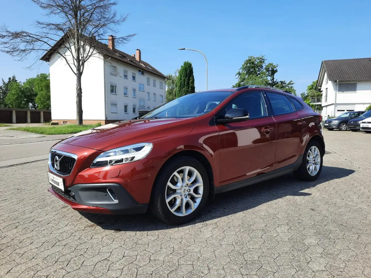 Volvo V40 Cross Country Country T3 Geartronic Navi Kamera LED Klima Navi Rood - 2