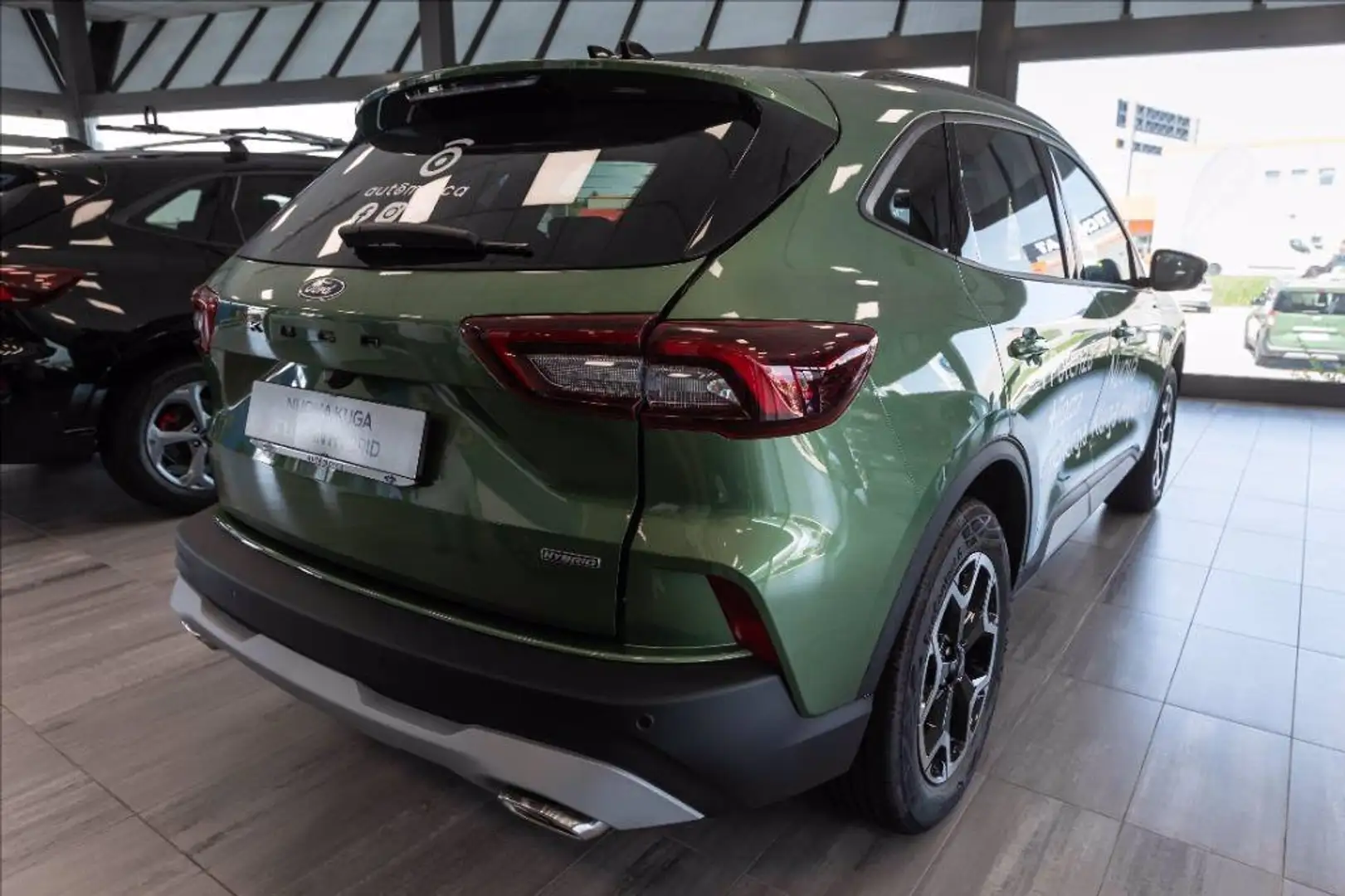 Ford Kuga 2.5 full hybrid Active 2wd 180cv auto Verde - 2