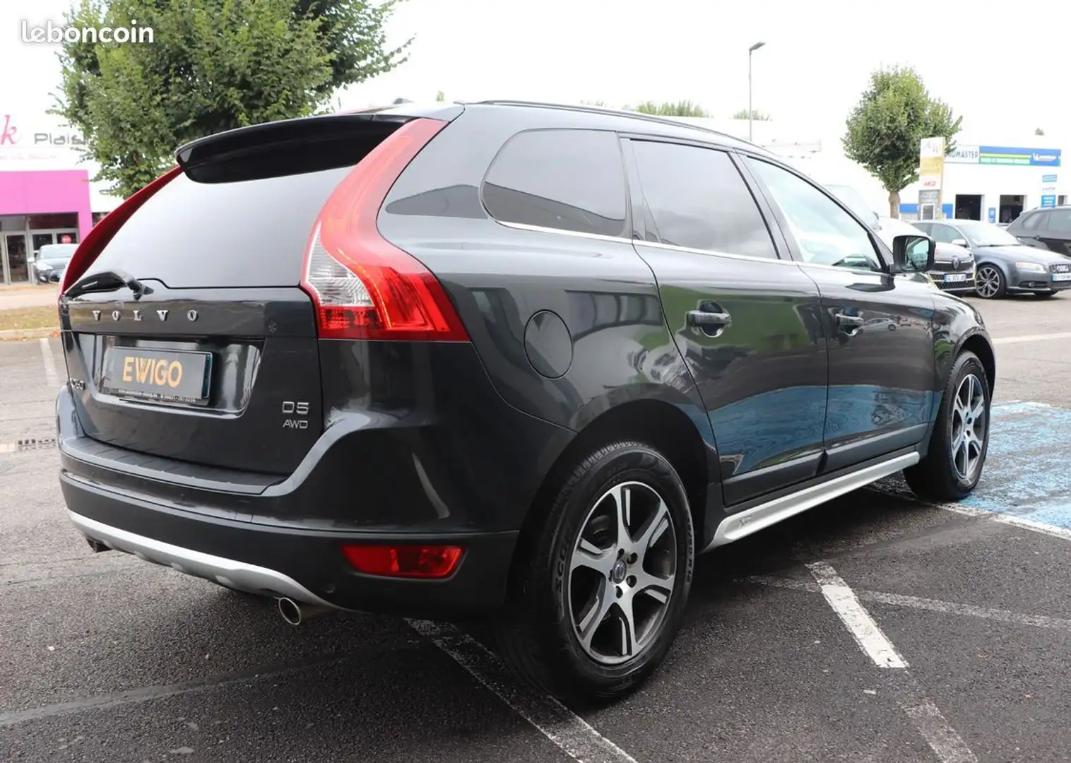 Volvo XC60 2.4 d5 215 summum awd geartronic bva Grau - 2