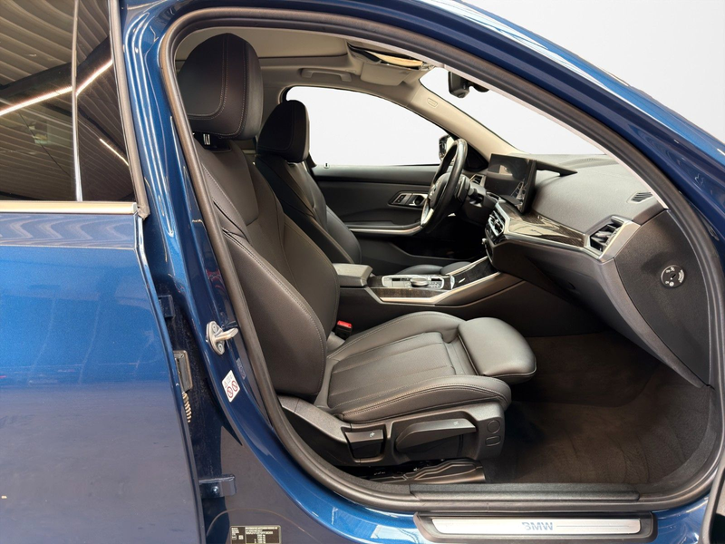 BMW 320 d Touring xDrive ACC AHK STHZ SHZ LRHZ HiFi — photo 9
