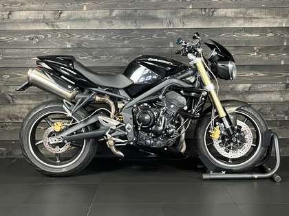 Triumph STREET TRIPLE