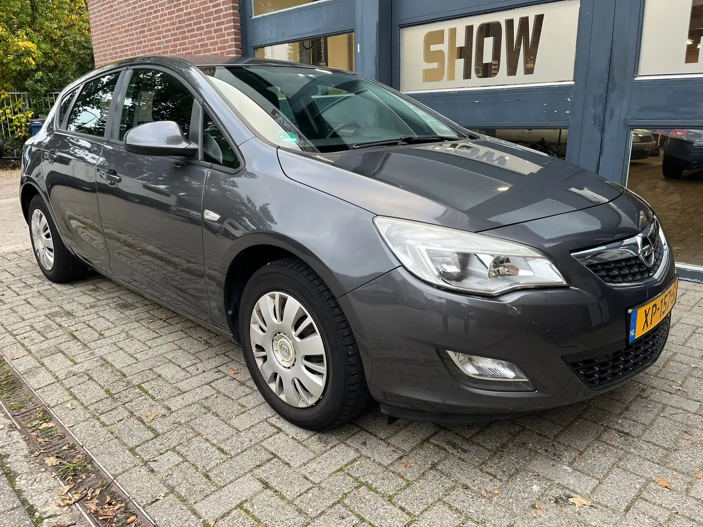 Opel Astra 1.4 Selection Grijs - 2
