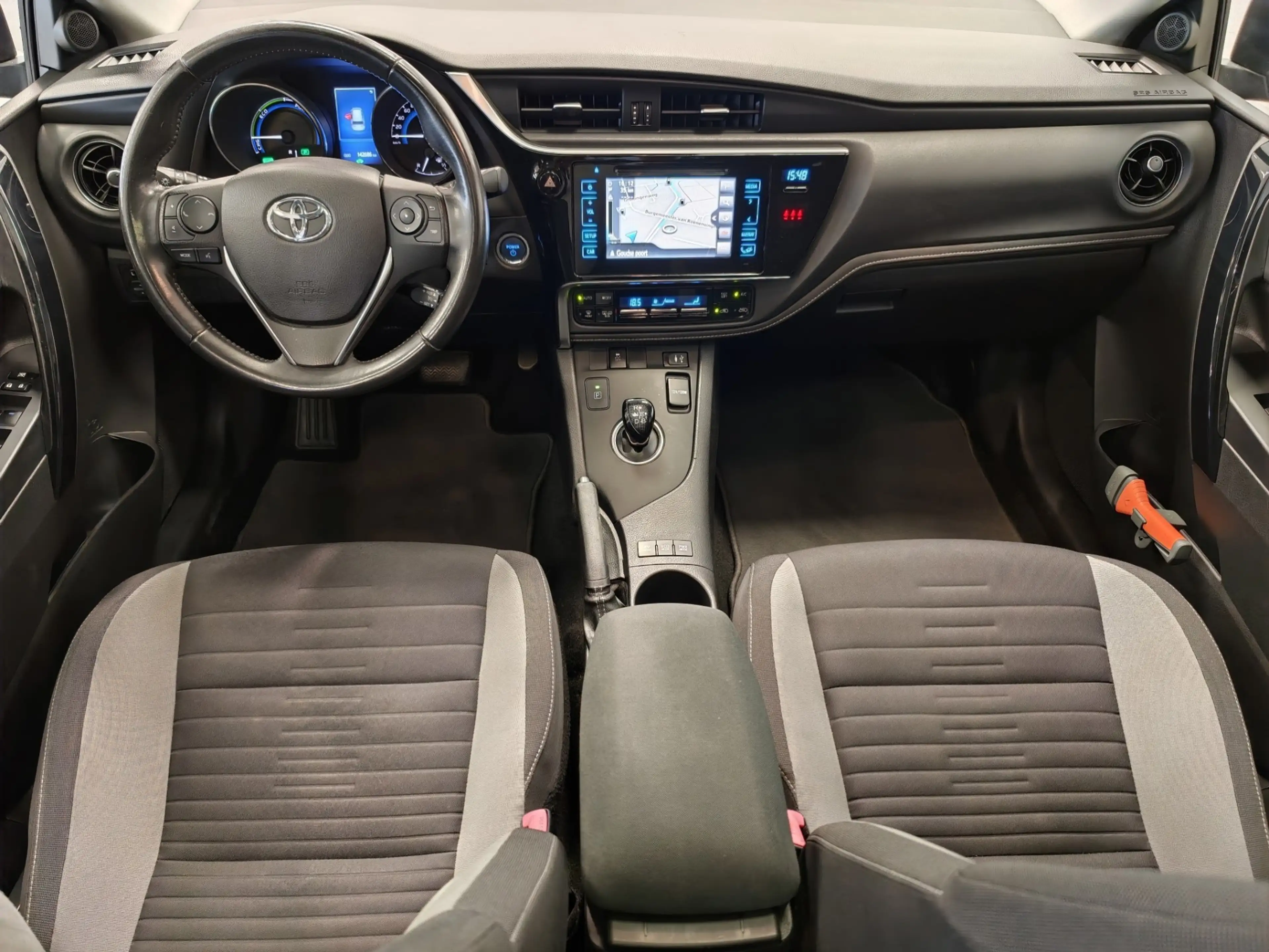 Toyota Auris Touring Sports 1.8 Hybrid Trend Navi Camera Panorm — photo 8