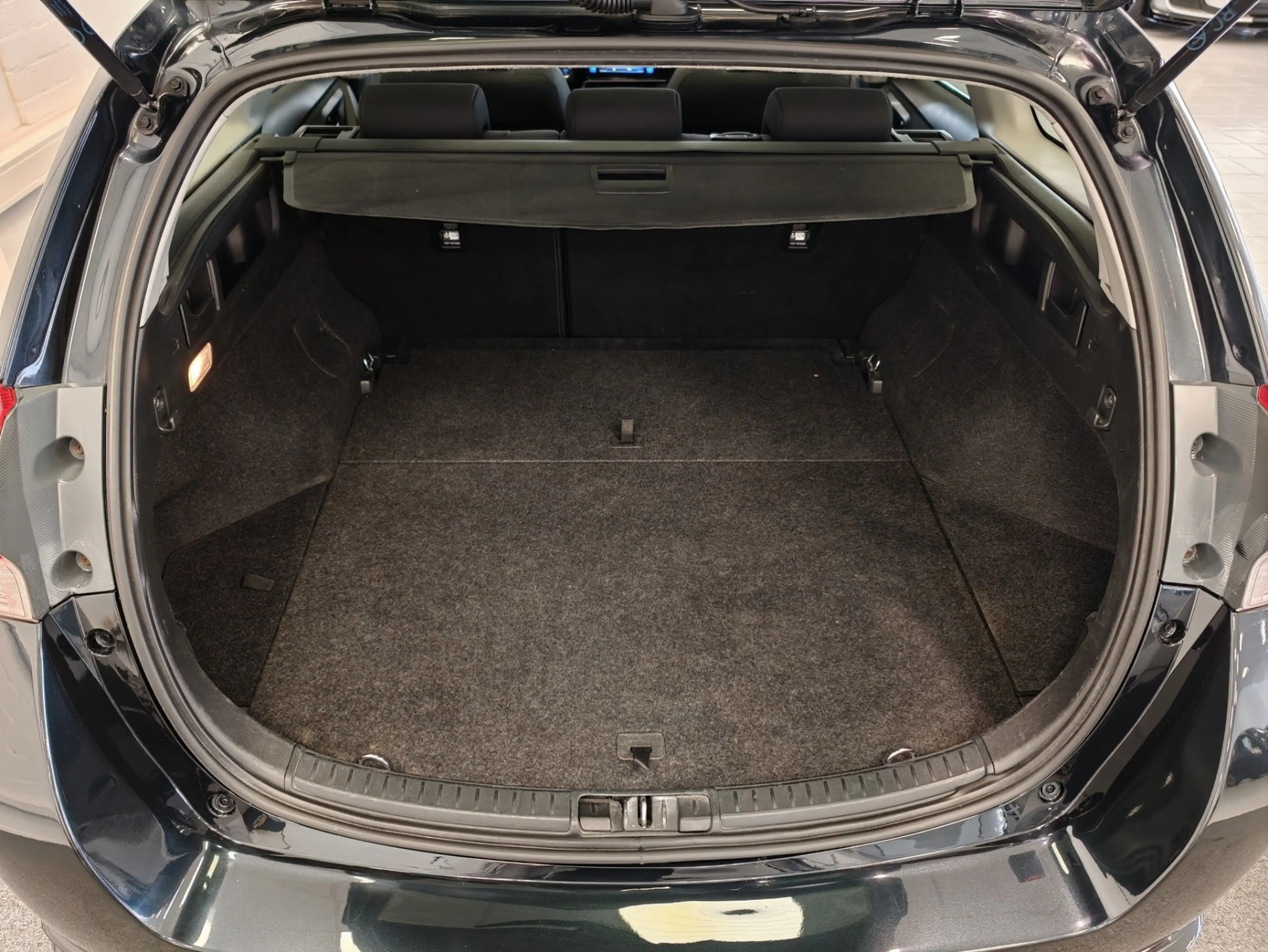 Toyota Auris Touring Sports 1.8 Hybrid Trend Navi Camera Panorm — photo 11