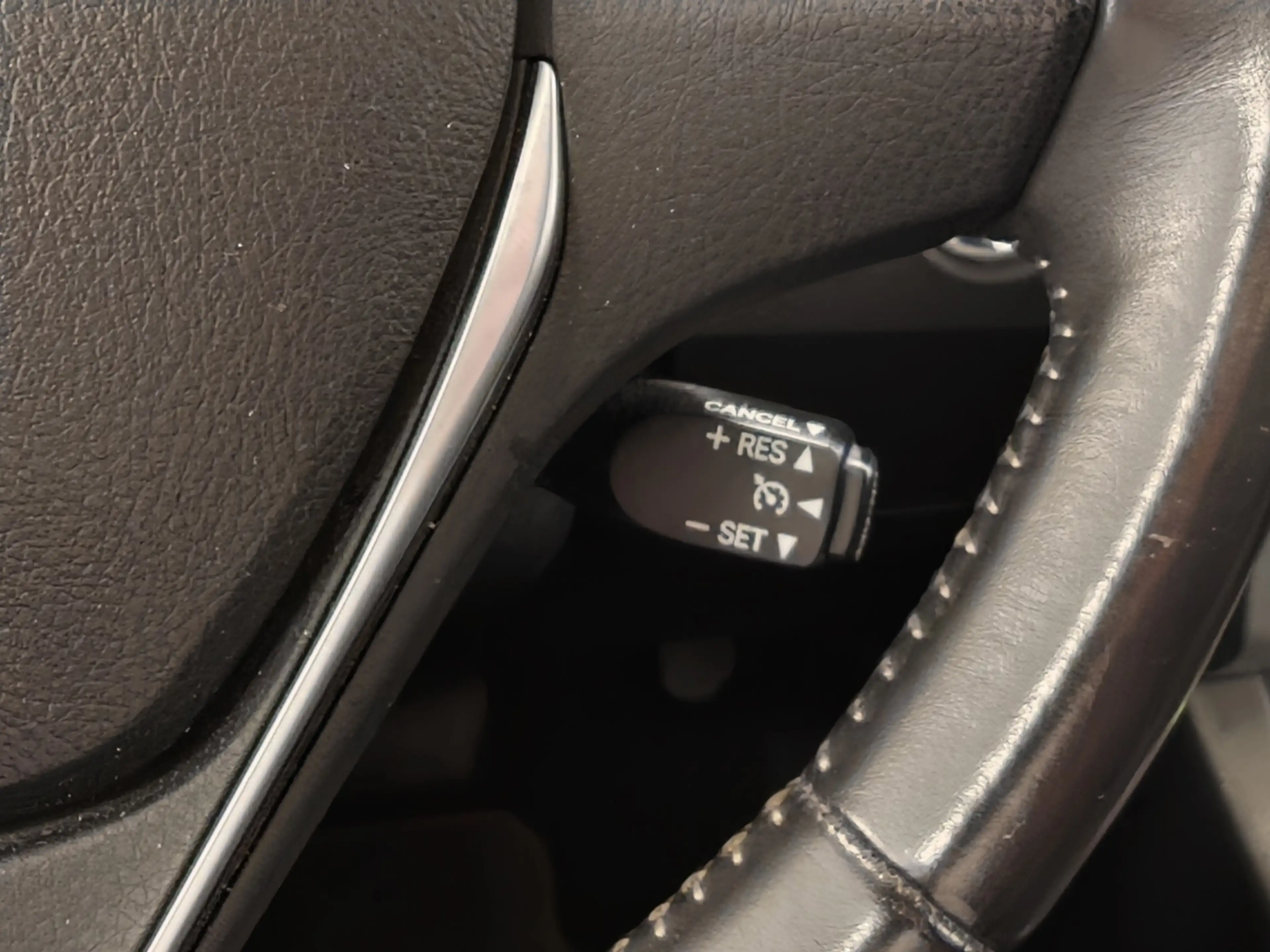 Toyota Auris Touring Sports 1.8 Hybrid Trend Navi Camera Panorm — photo 15