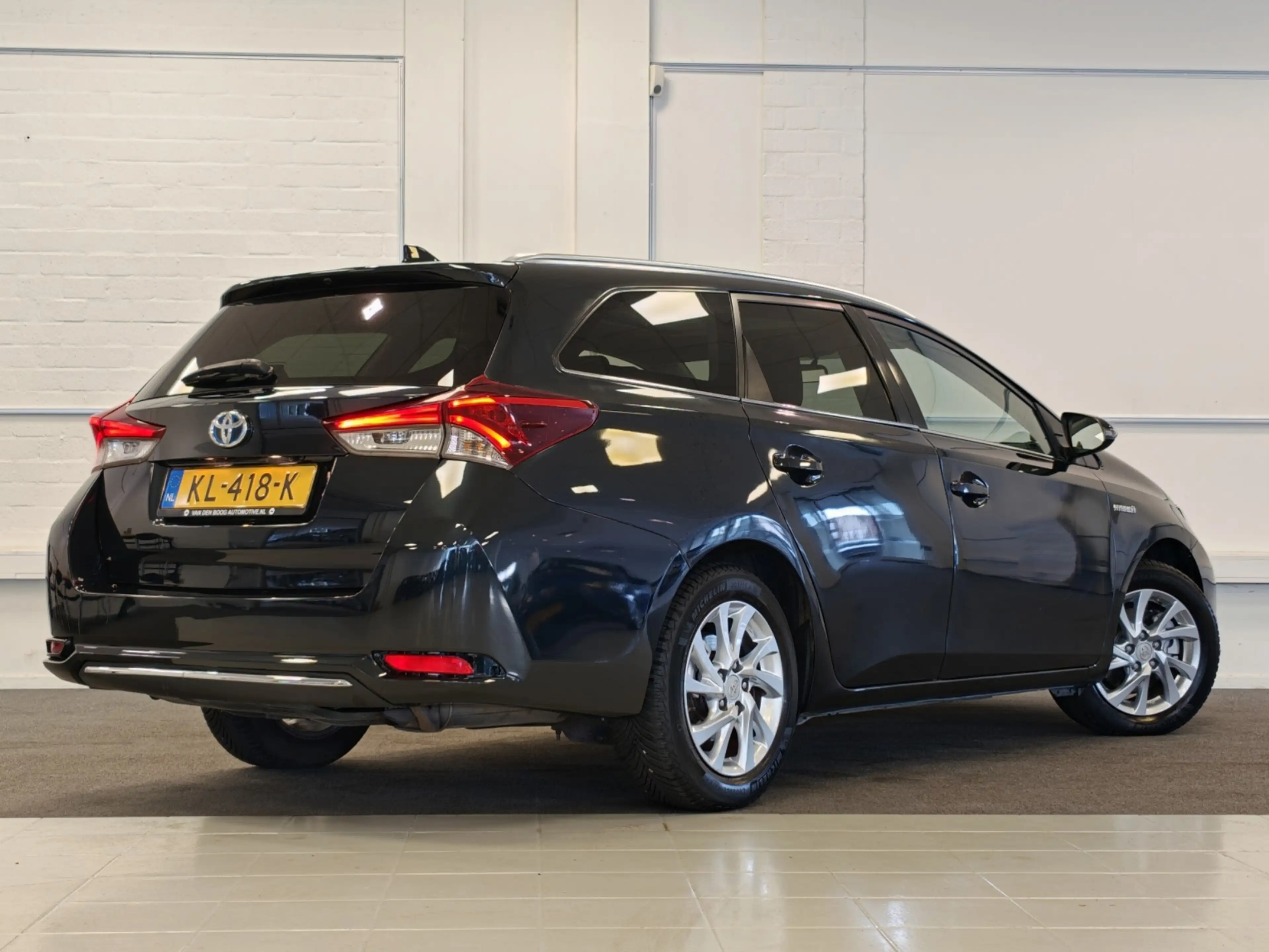 Toyota Auris Touring Sports 1.8 Hybrid Trend Navi Camera Panorm — photo 6