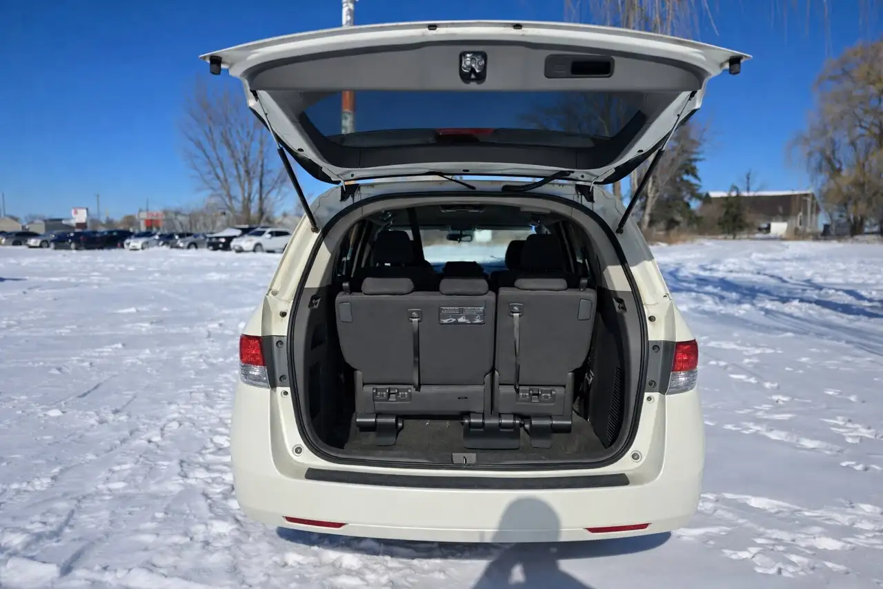 Honda Odyssey снимка Honda Odyssey