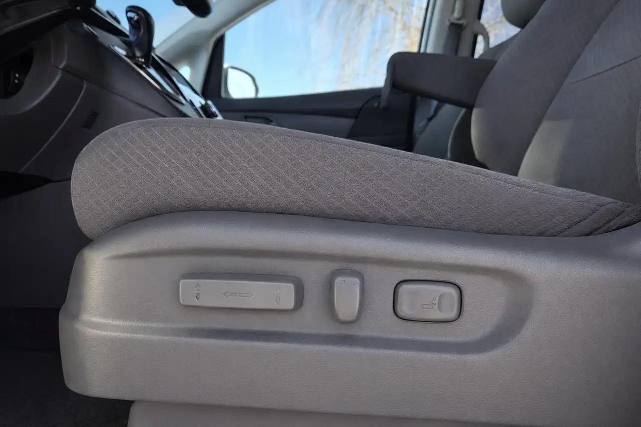 Honda Odyssey снимка Honda Odyssey