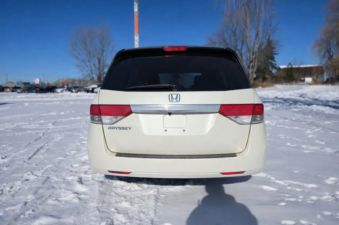 Honda Odyssey снимка Honda Odyssey