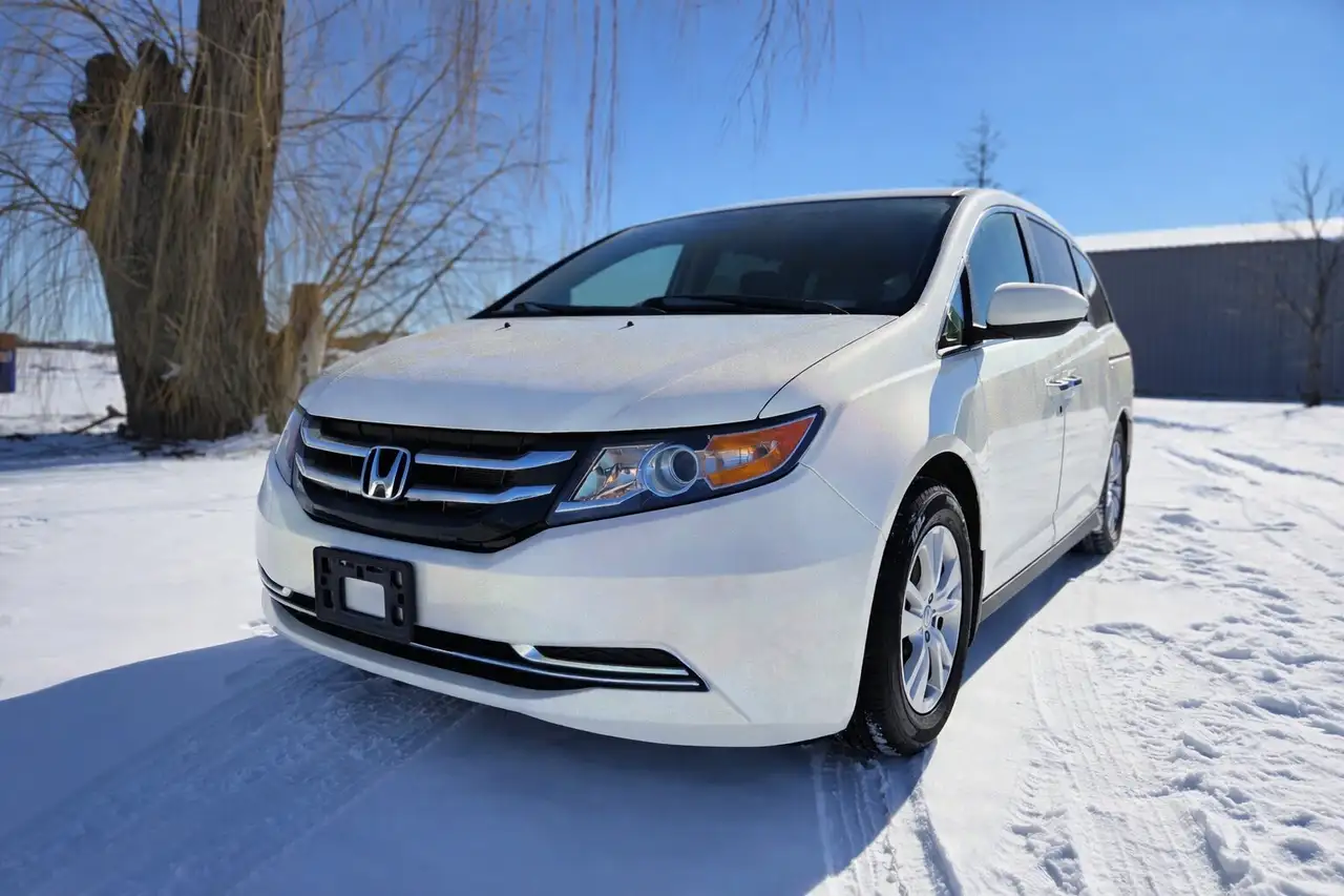 Honda Odyssey снимка Honda Odyssey