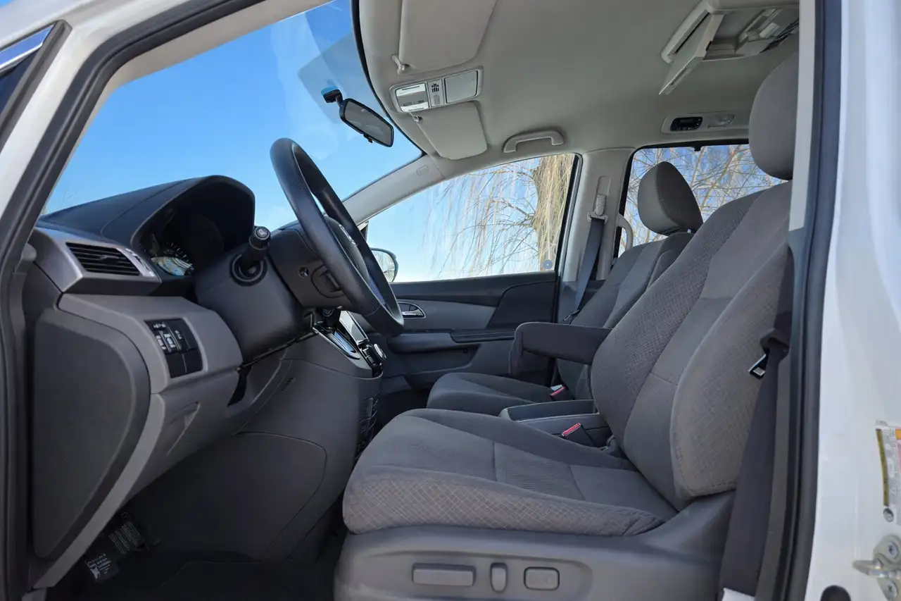Honda Odyssey снимка Honda Odyssey