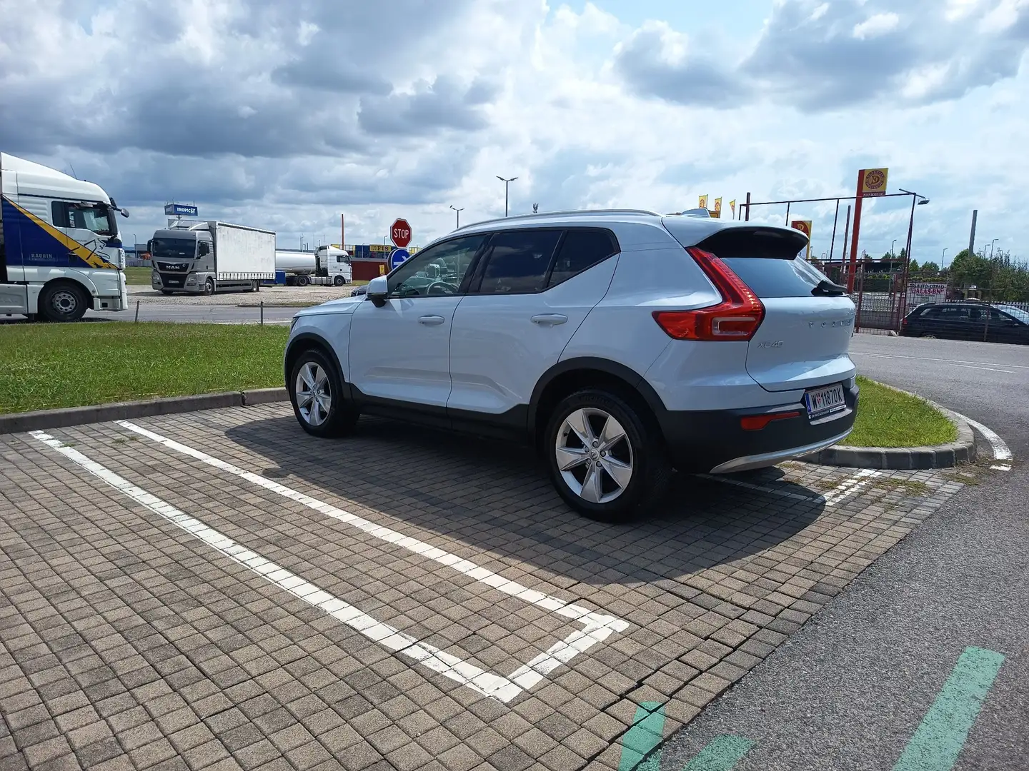 Volvo XC40 T2 Core - 1