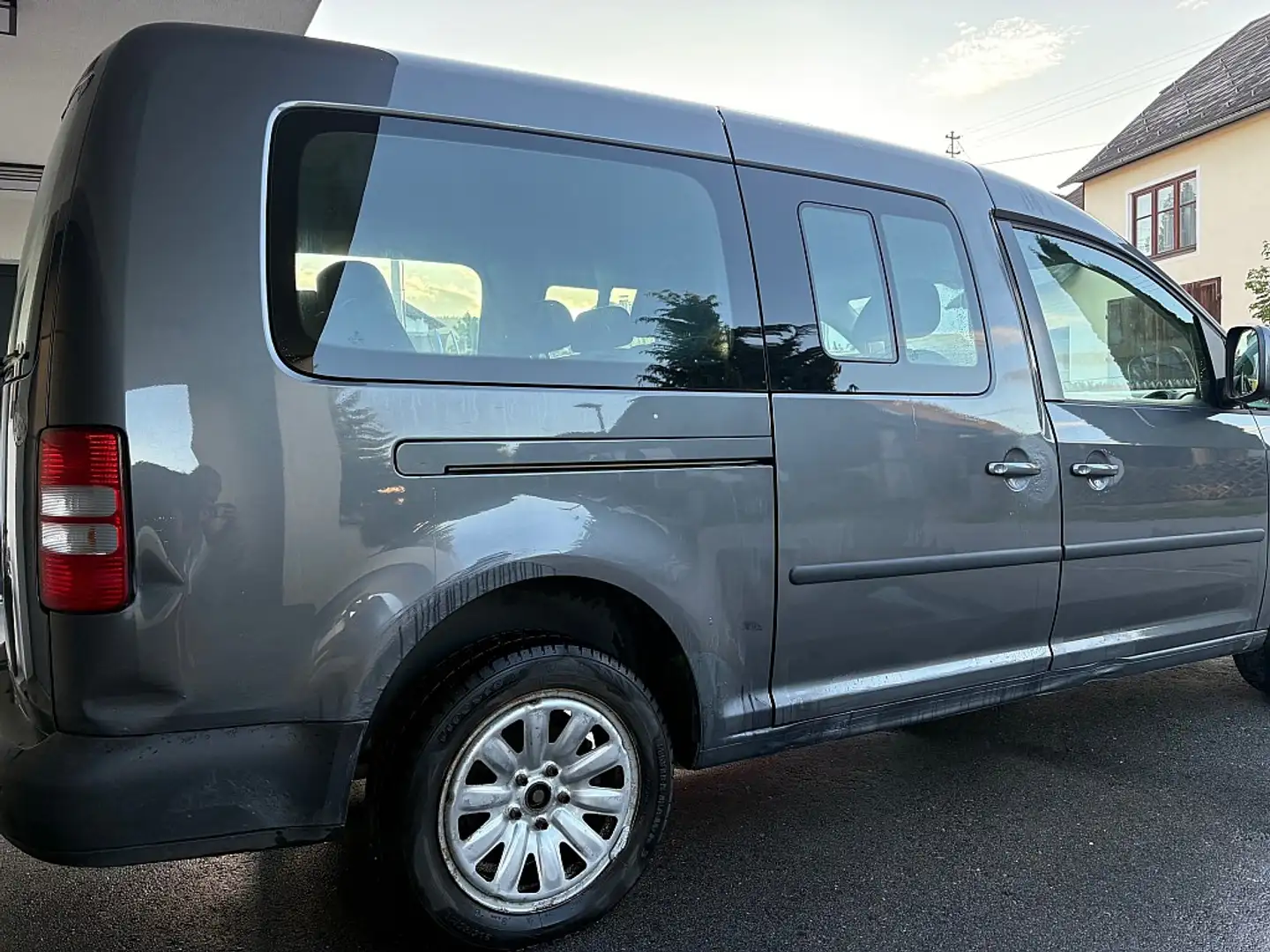 Volkswagen Caddy Kombi Maxi Trendline 2,0 TDI DPF 4MOTION Grau - 2