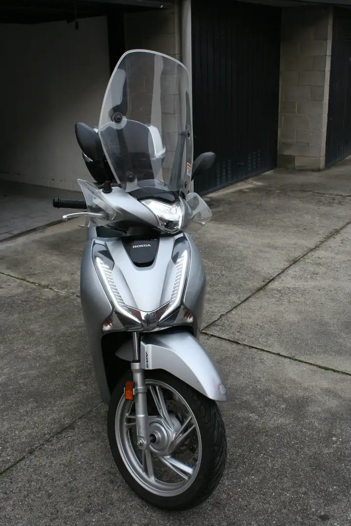 Honda SH 150i Argintiu - 1