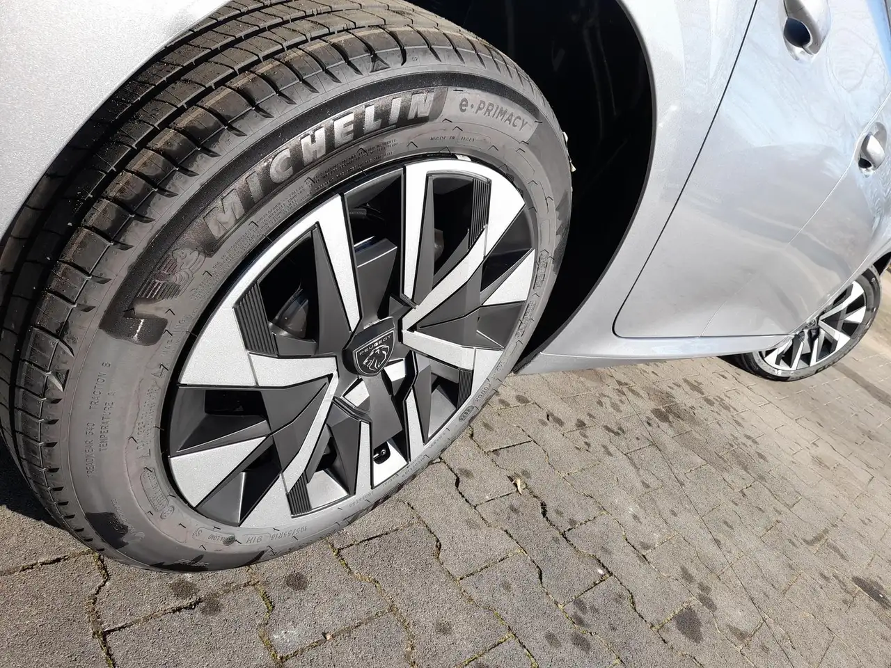 Peugeot 208 1.2 Style NAVI/APP~SHZ~LED~PDC~DAB~GRA~MFL 13