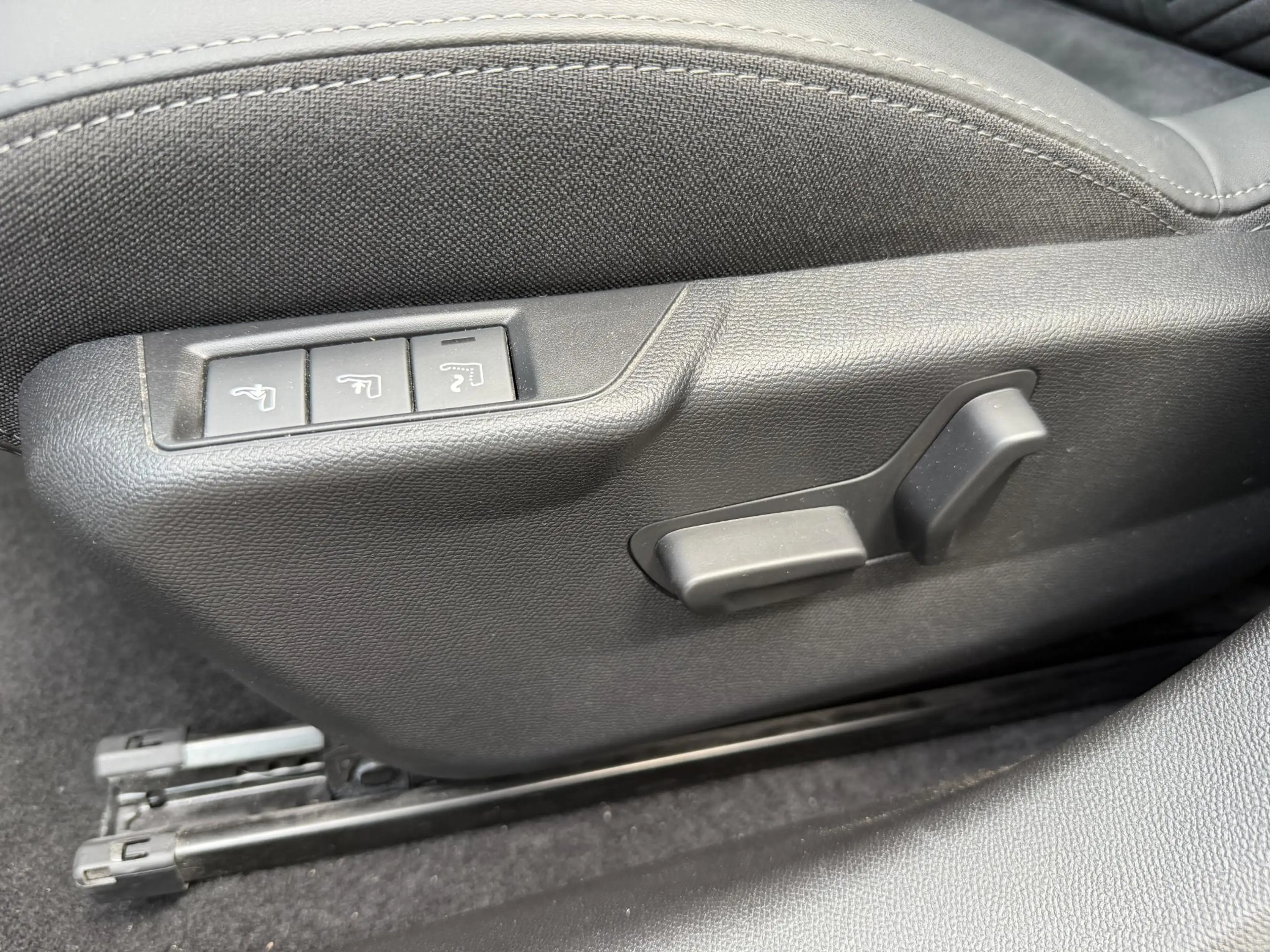 Peugeot e-208 EV GT Avantage 51 kWh | Pano | Massage | Warmtepom — photo 7