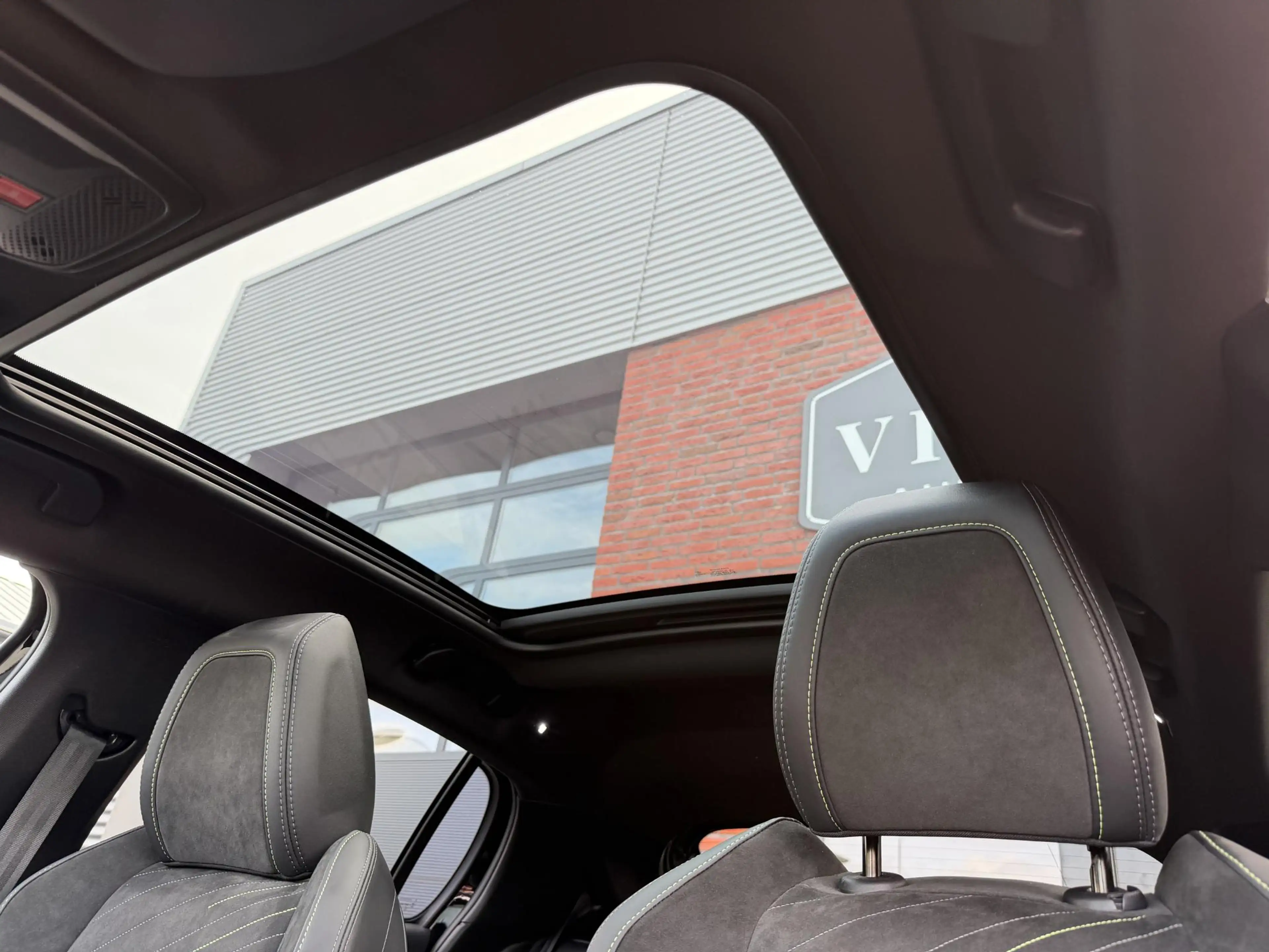 Peugeot e-208 EV GT Avantage 51 kWh | Pano | Massage | Warmtepom — photo 5