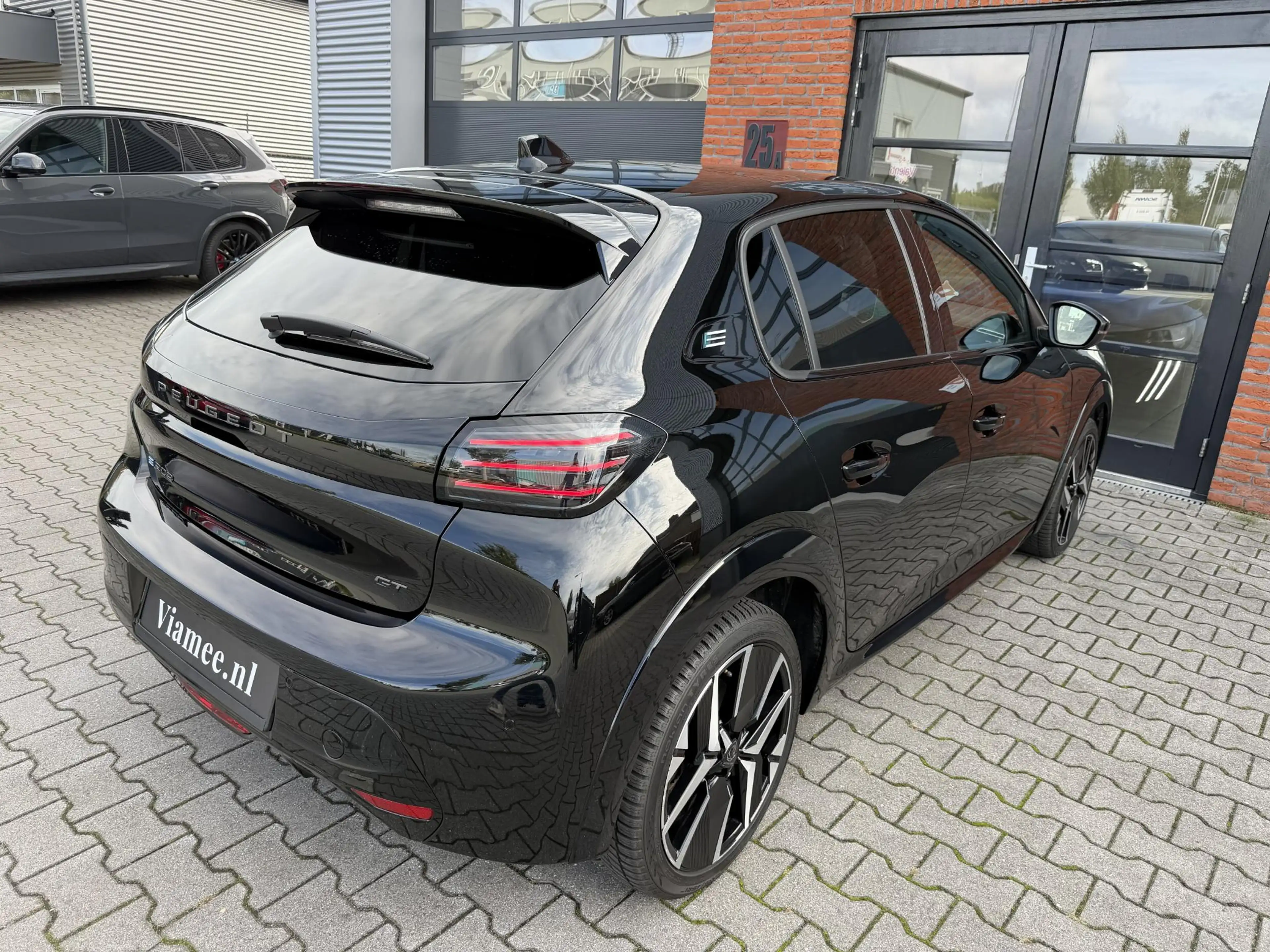 Peugeot e-208 EV GT Avantage 51 kWh | Pano | Massage | Warmtepom — photo 3