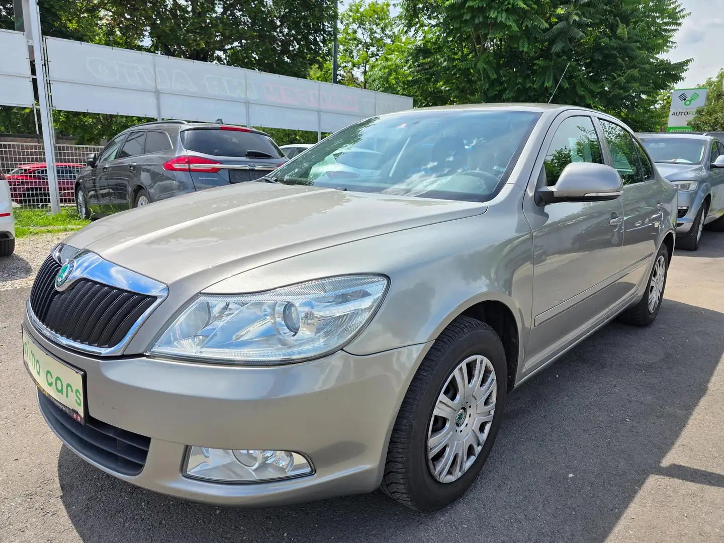 Skoda Octavia Octavia 1,6 Ambition TDI CR DPF Ambition Beige - 1
