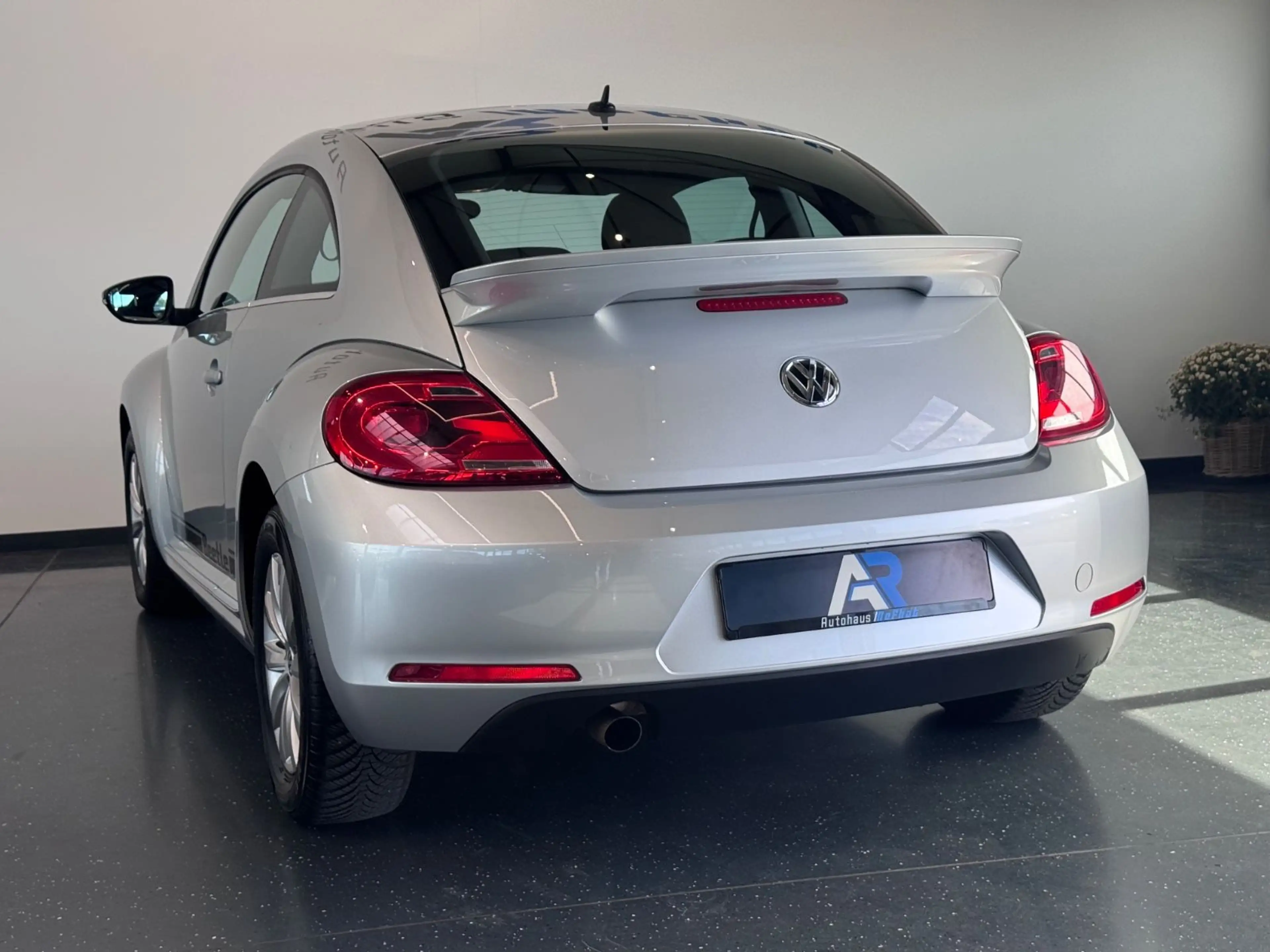 Volkswagen Beetle Lim. Design*KLIMA*NAVI*BC*RADIO — photo 11