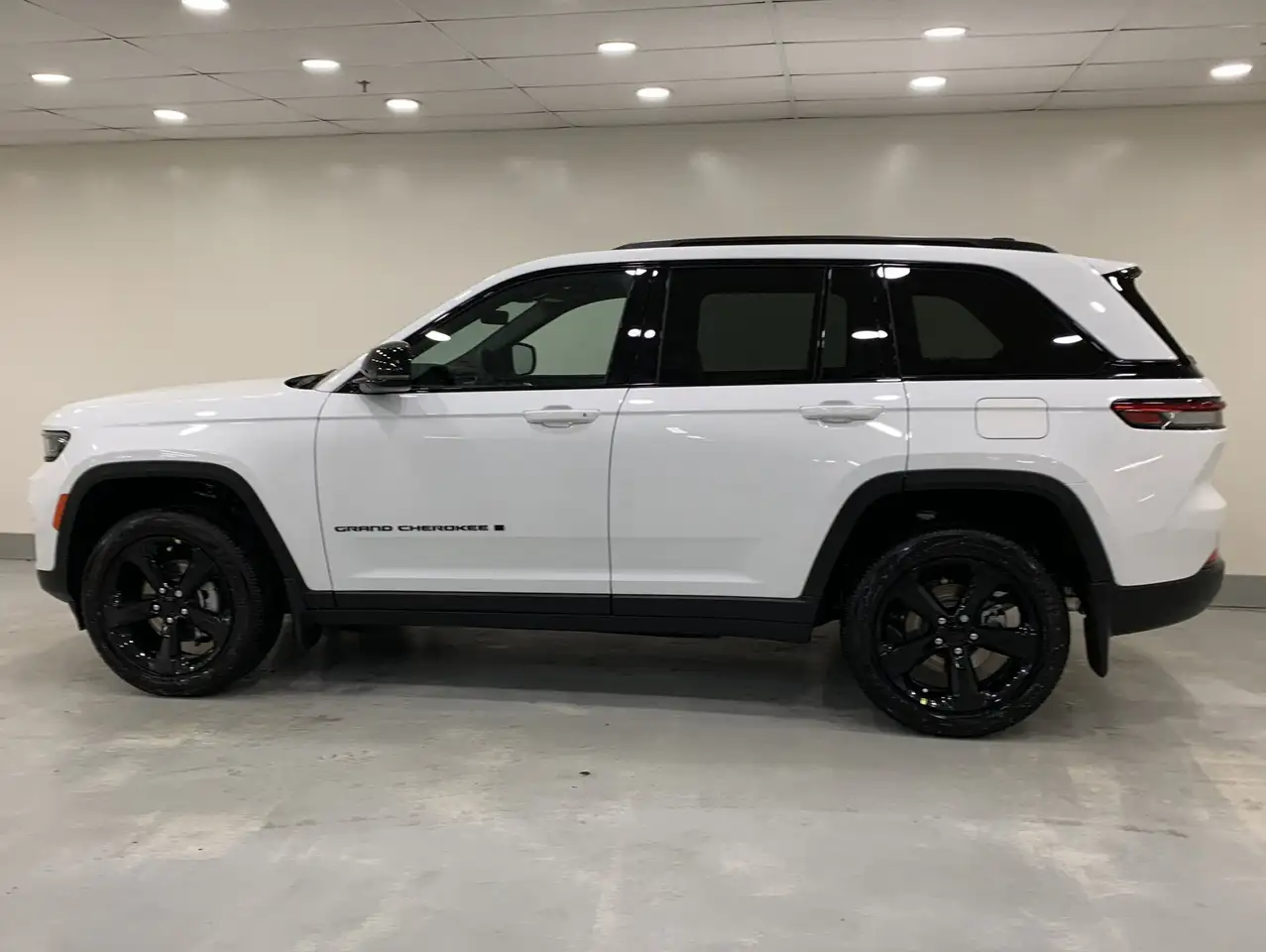 Jeep Grand Cherokee снимка Jeep Grand Cherokee