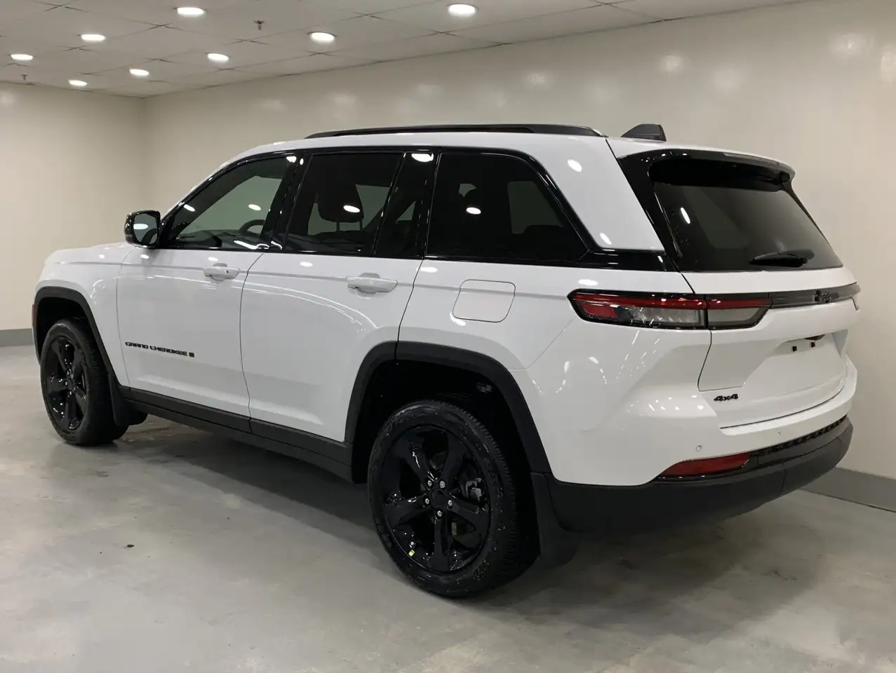 Jeep Grand Cherokee снимка Jeep Grand Cherokee