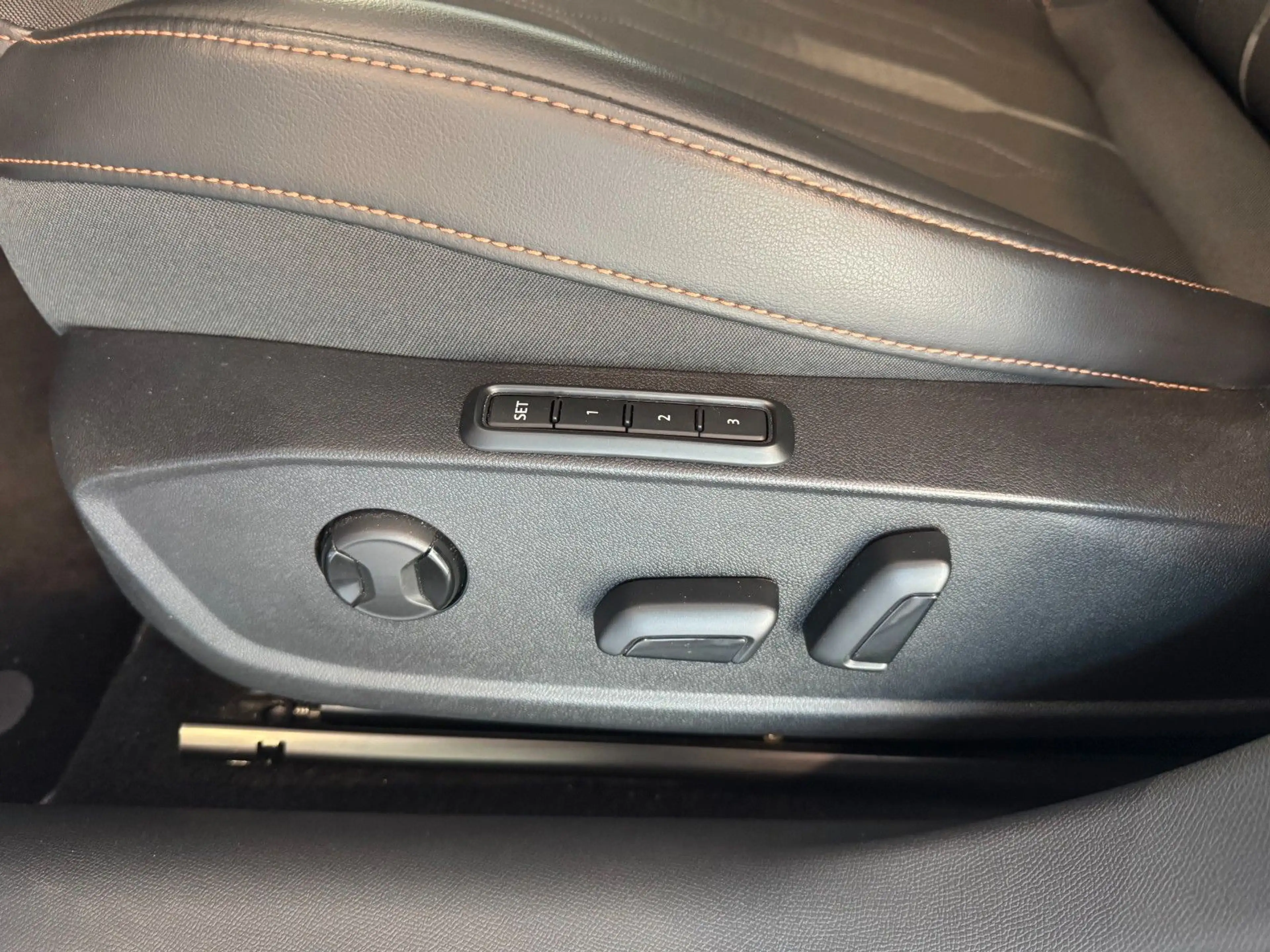 CUPRA Formentor VZ 4Drive ACC/AHK/BEATS/MEMORY/KEYLESS — photo 14