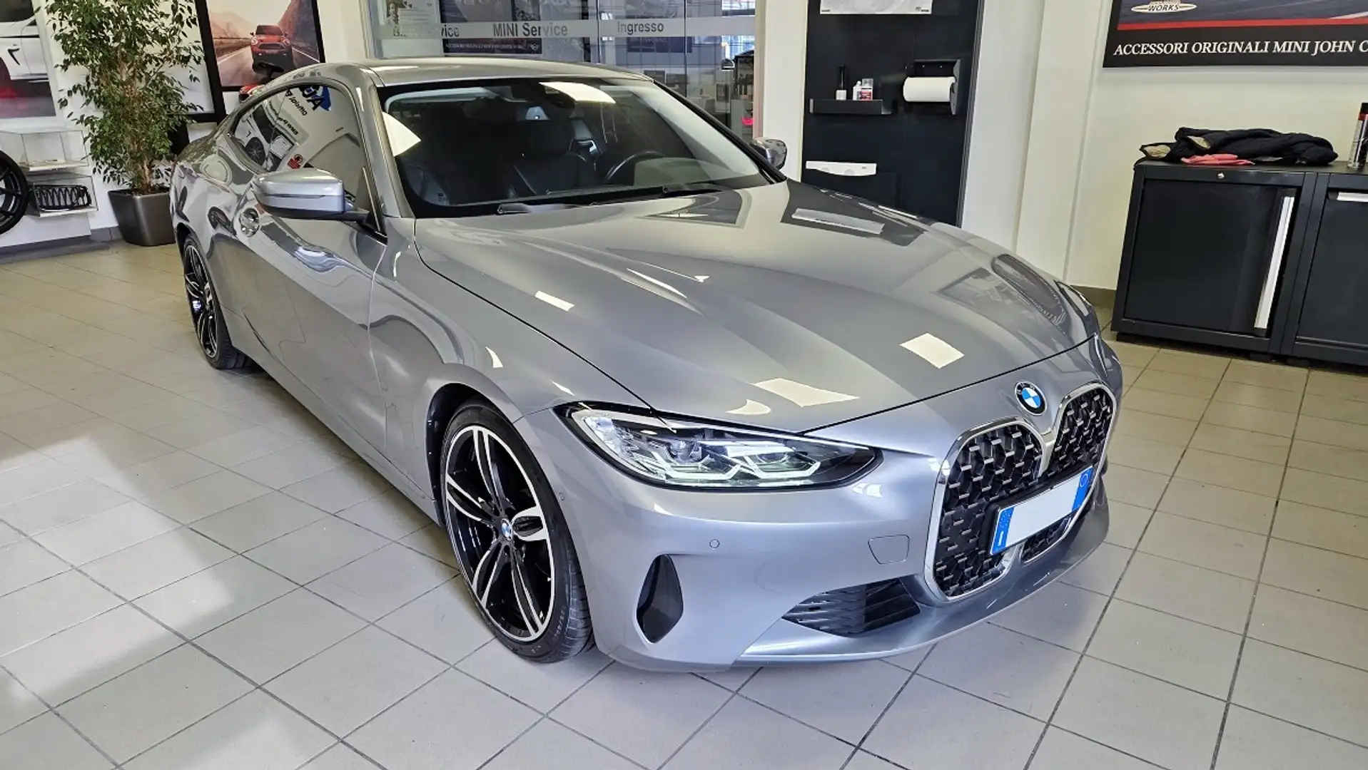 BMW 420 Serie 4 2023 Coupe 420d Coupe mhev 48V Sport Grau - 2