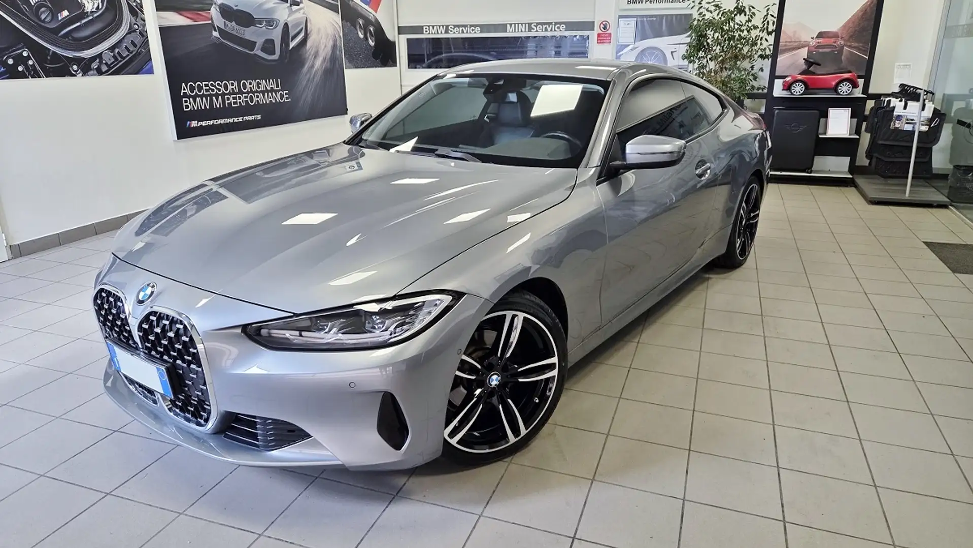 BMW 420 Serie 4 2023 Coupe 420d Coupe mhev 48V Sport Grau - 1
