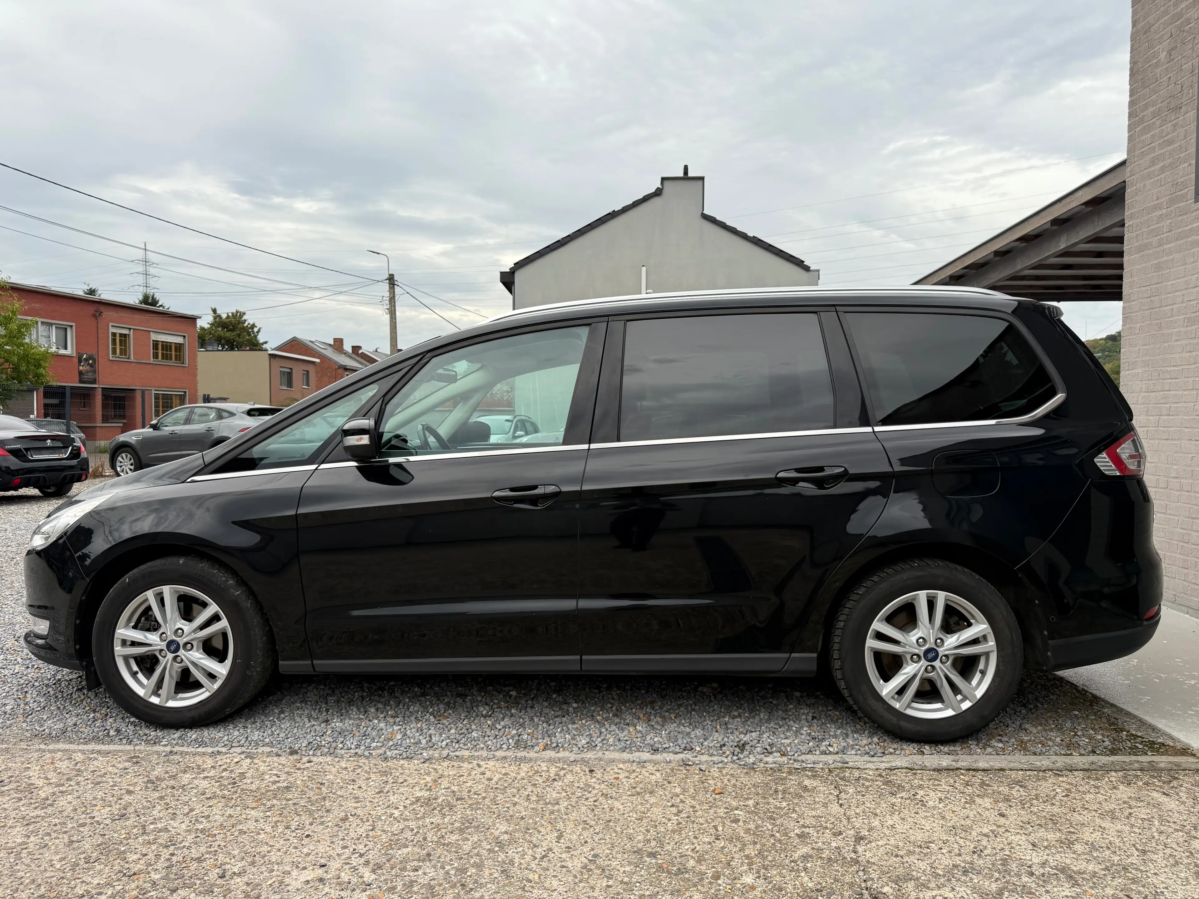 Ford Galaxy *2.0TDCI, 7 PLACES,PROBLÈME BOITE,CUIR,CAMERA,LED,XÉNON,GPS,BOÎTE AUTO…* — photo 5