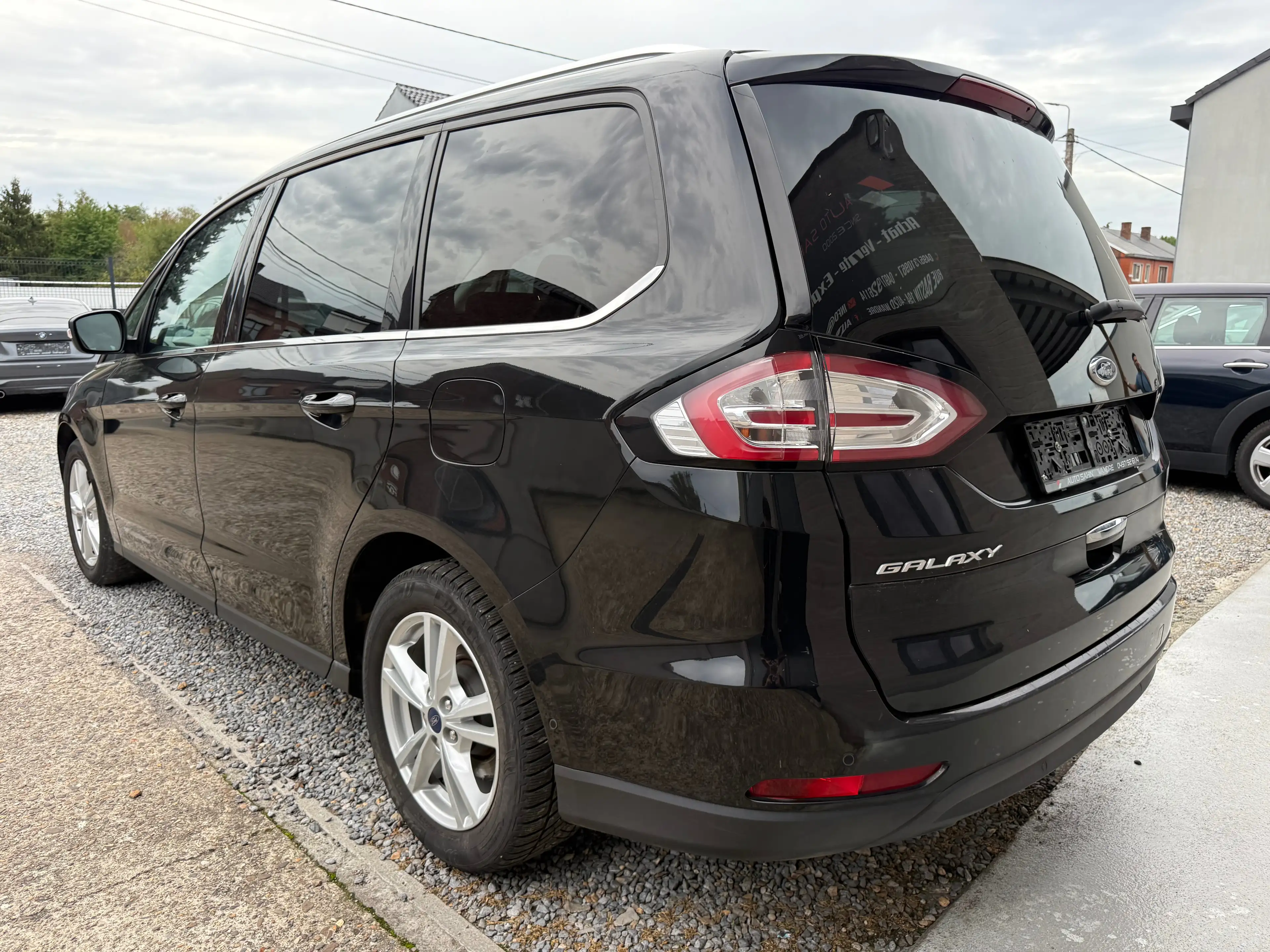 Ford Galaxy *2.0TDCI, 7 PLACES,PROBLÈME BOITE,CUIR,CAMERA,LED,XÉNON,GPS,BOÎTE AUTO…* — photo 4