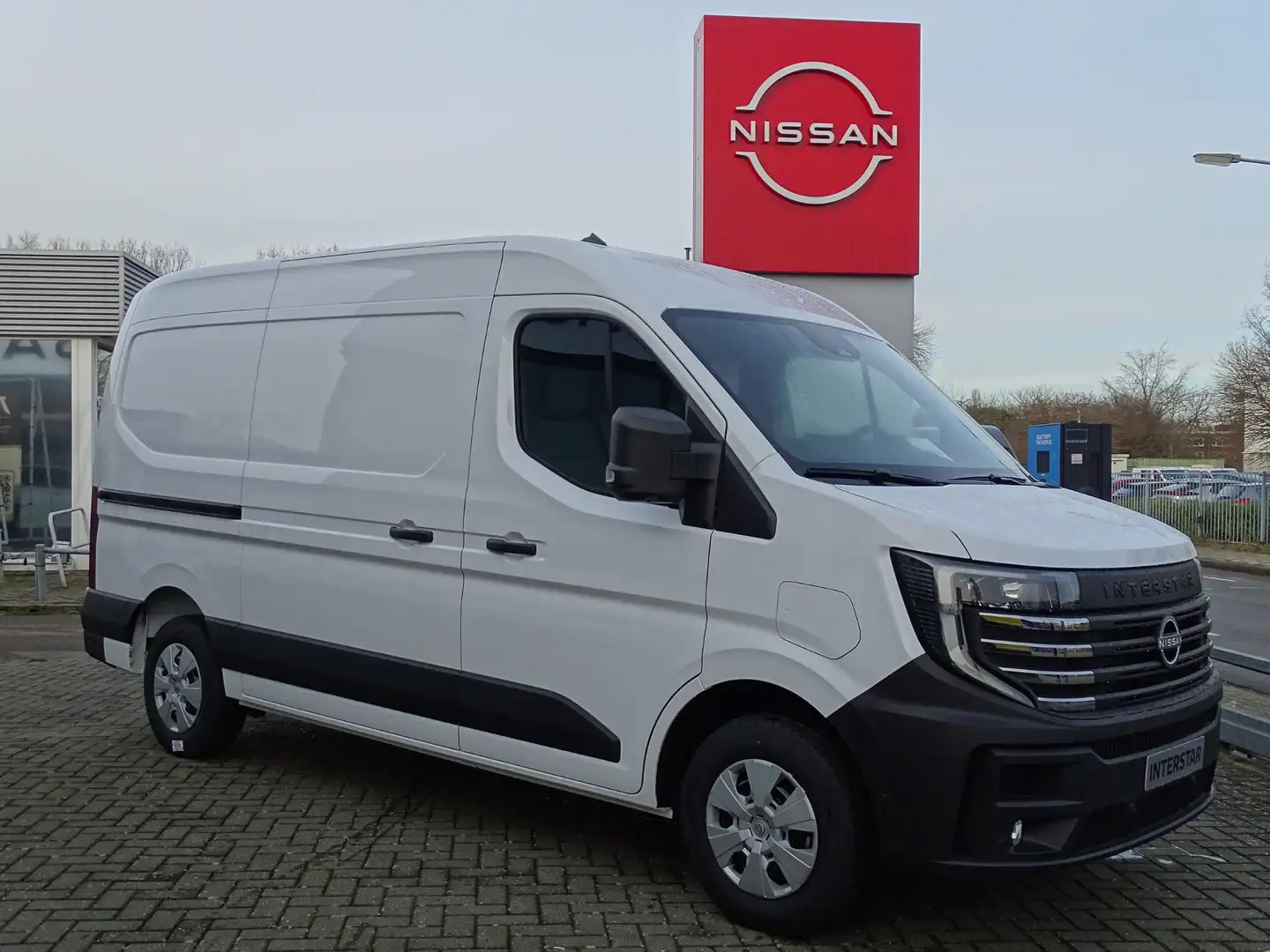 Nissan Interstar L2H2 Limited 87 kWh | Verwarmbare voorruit | PDC | - 2