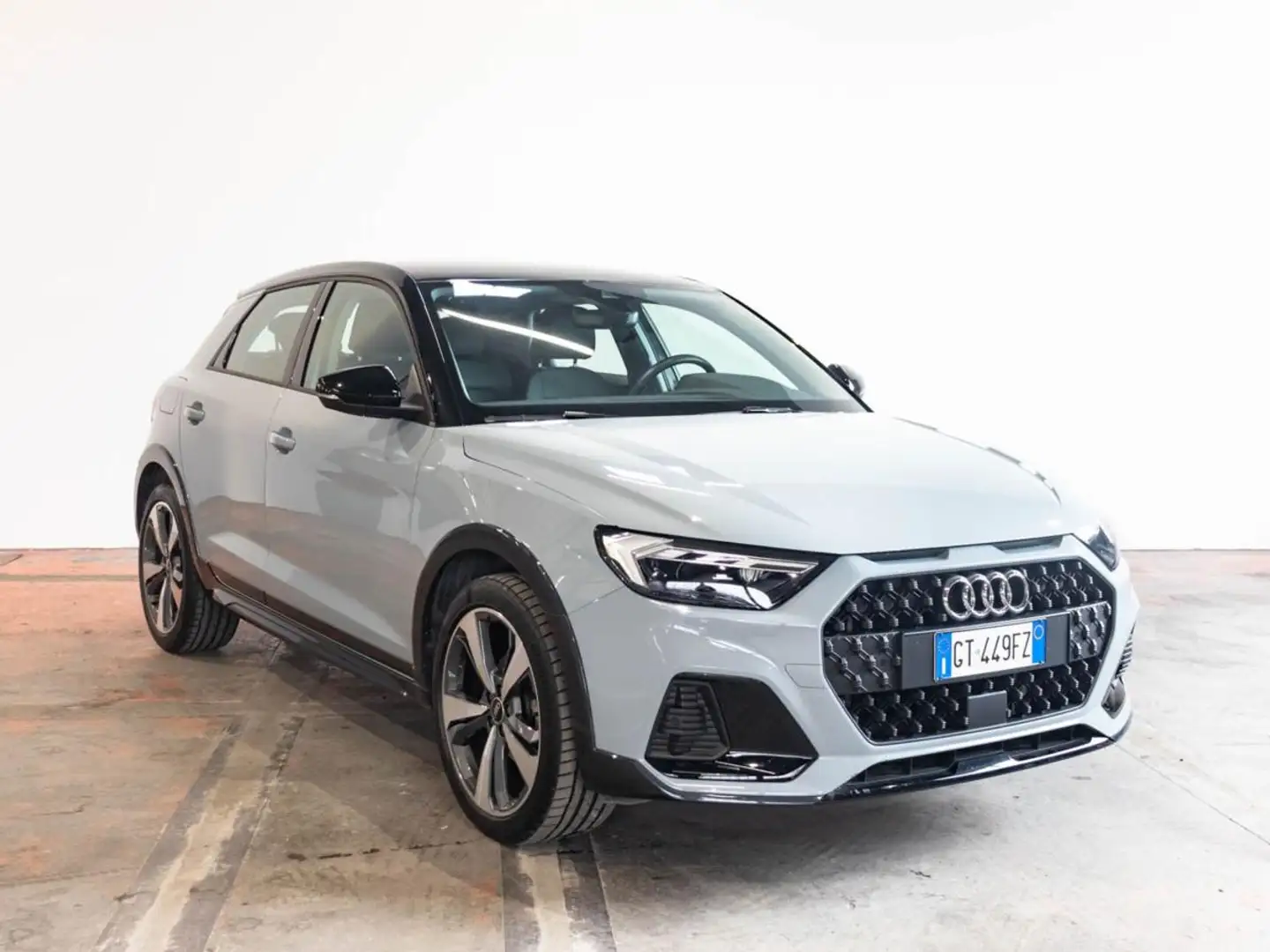 Audi A1 30 TSFI Identity Contrast Grau - 1