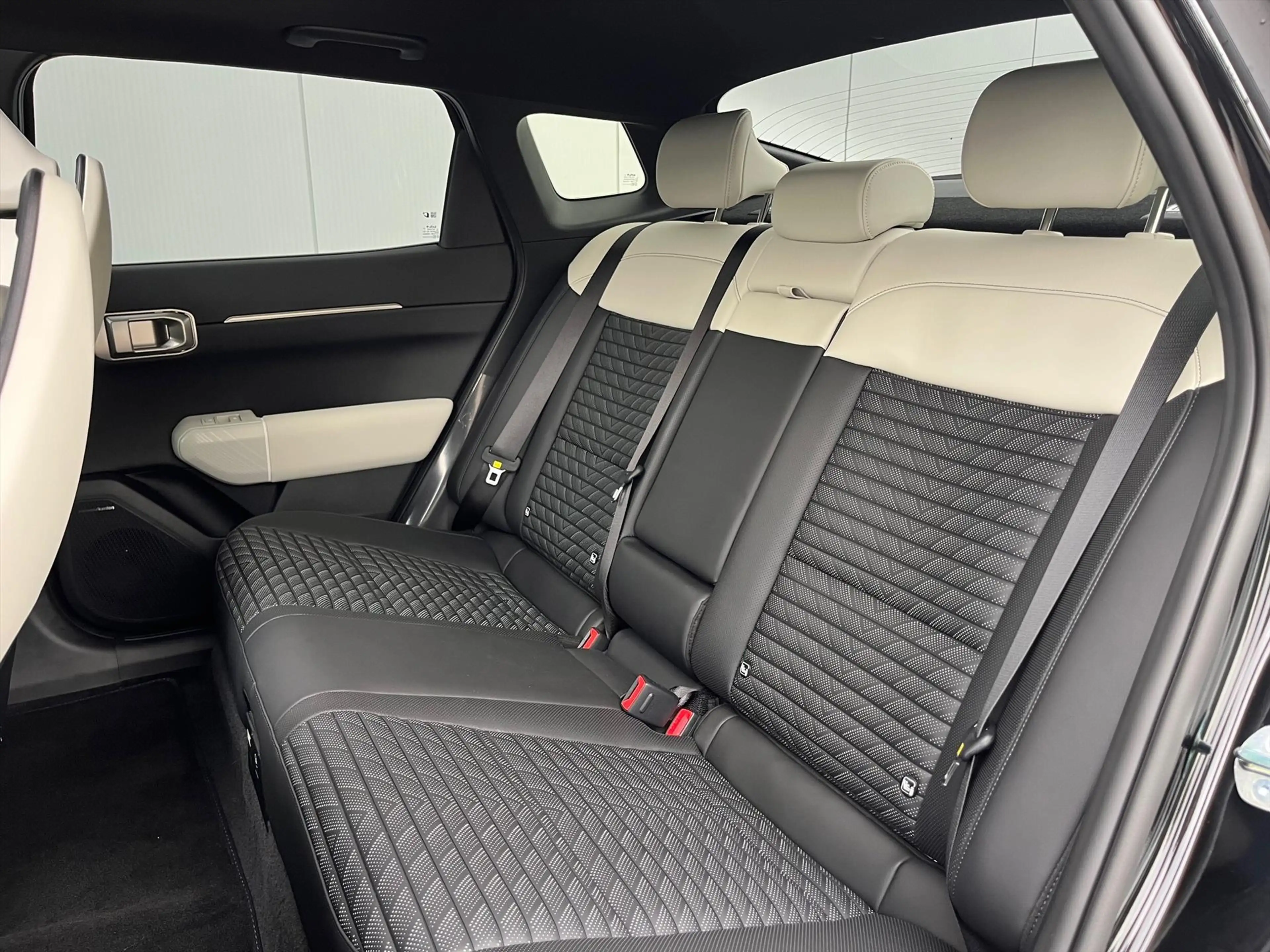 Kia EV4 Fastback 81,4 kWh 204PK GT-PlusLine | Harman Kardo — photo 13