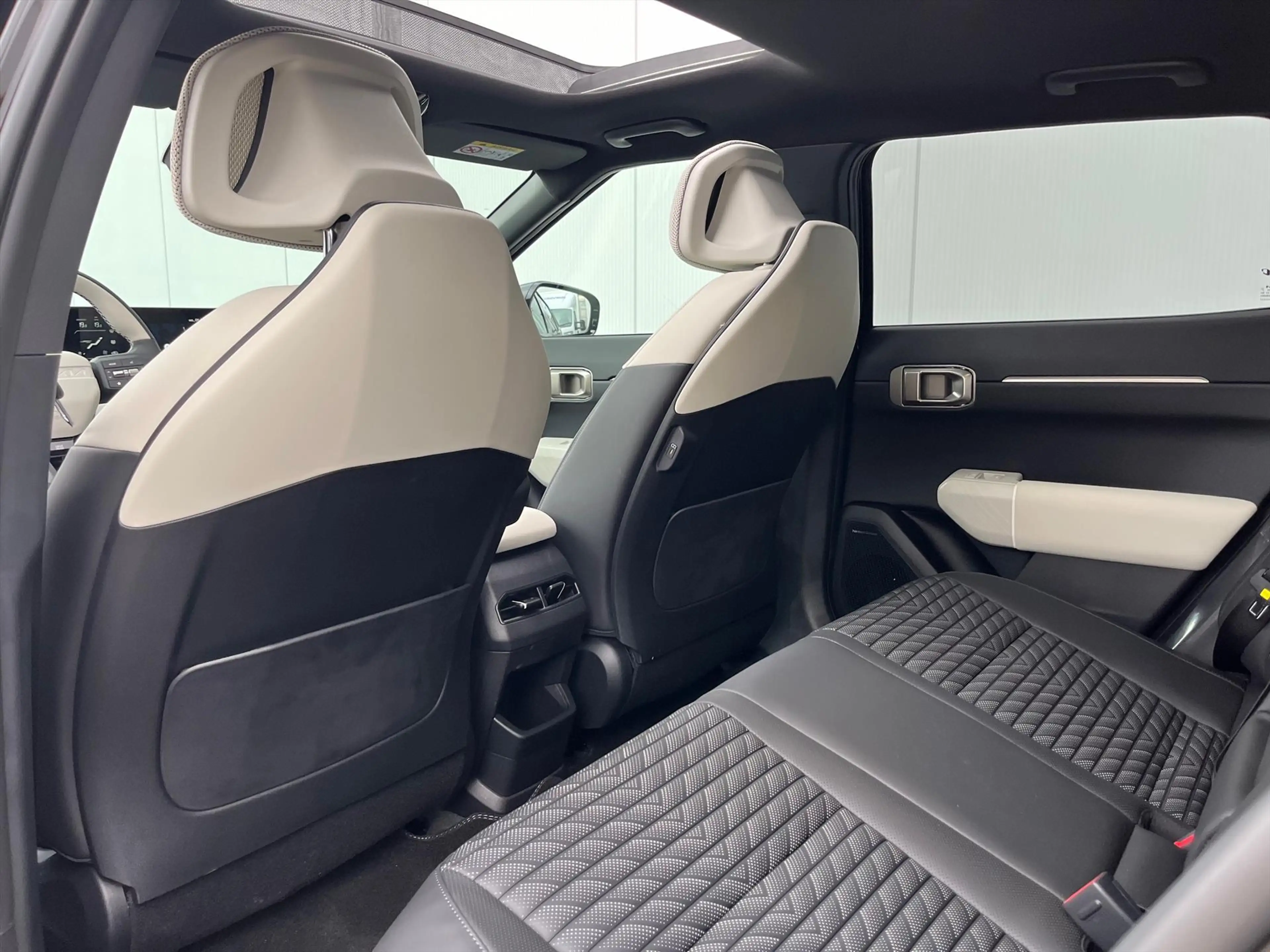 Kia EV4 Fastback 81,4 kWh 204PK GT-PlusLine | Harman Kardo — photo 12