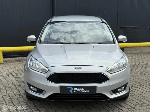 Ford Focus view 5