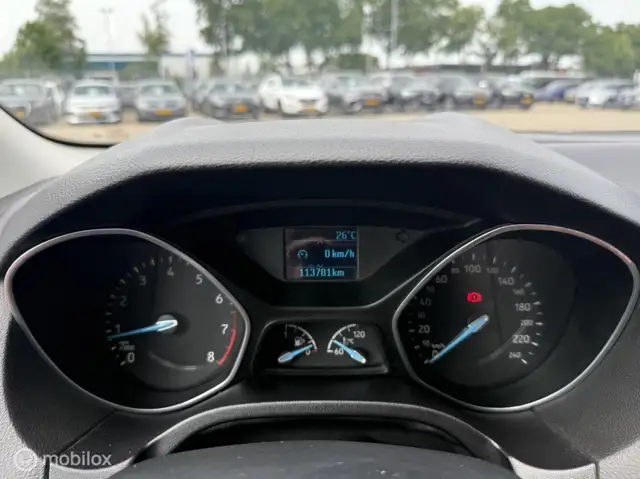 Ford Focus view 15