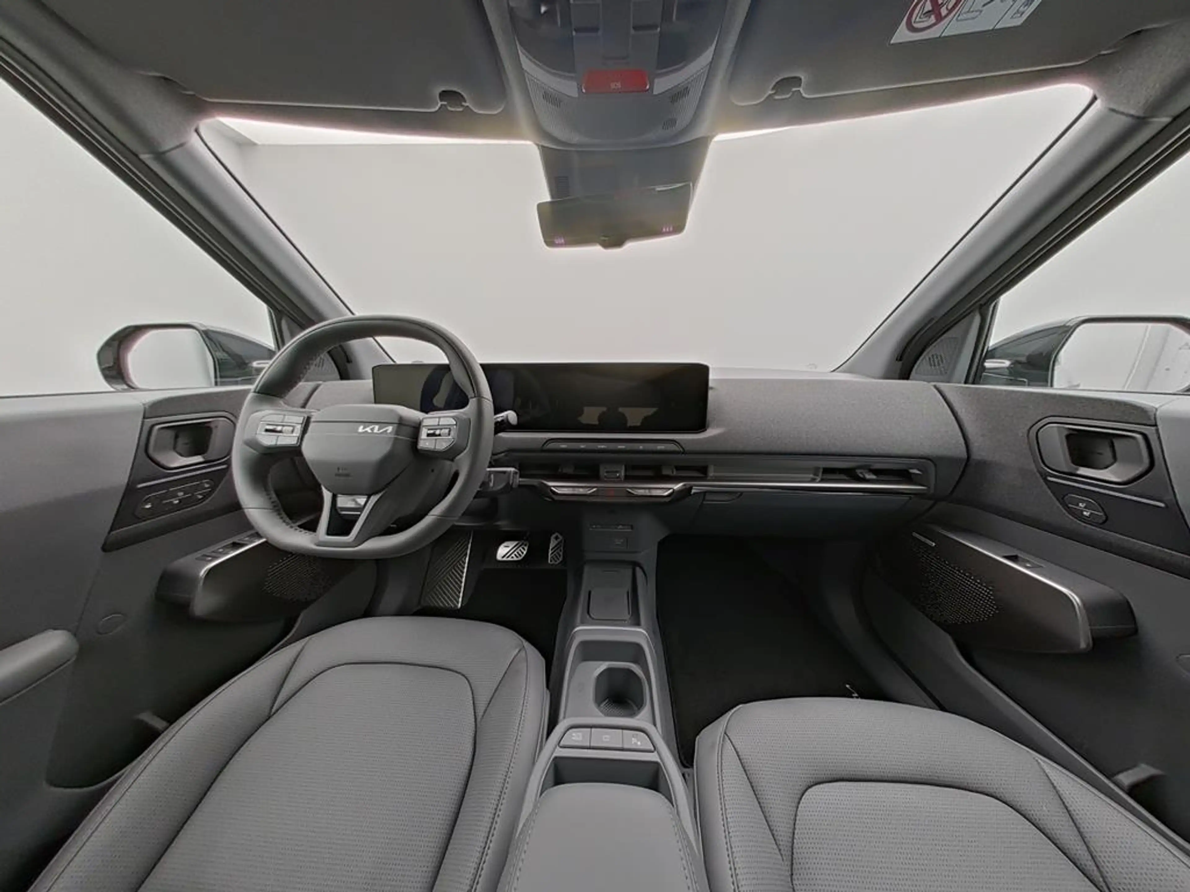 Kia EV2 61 5S BLACK 22AC DWP COM STY — photo 10