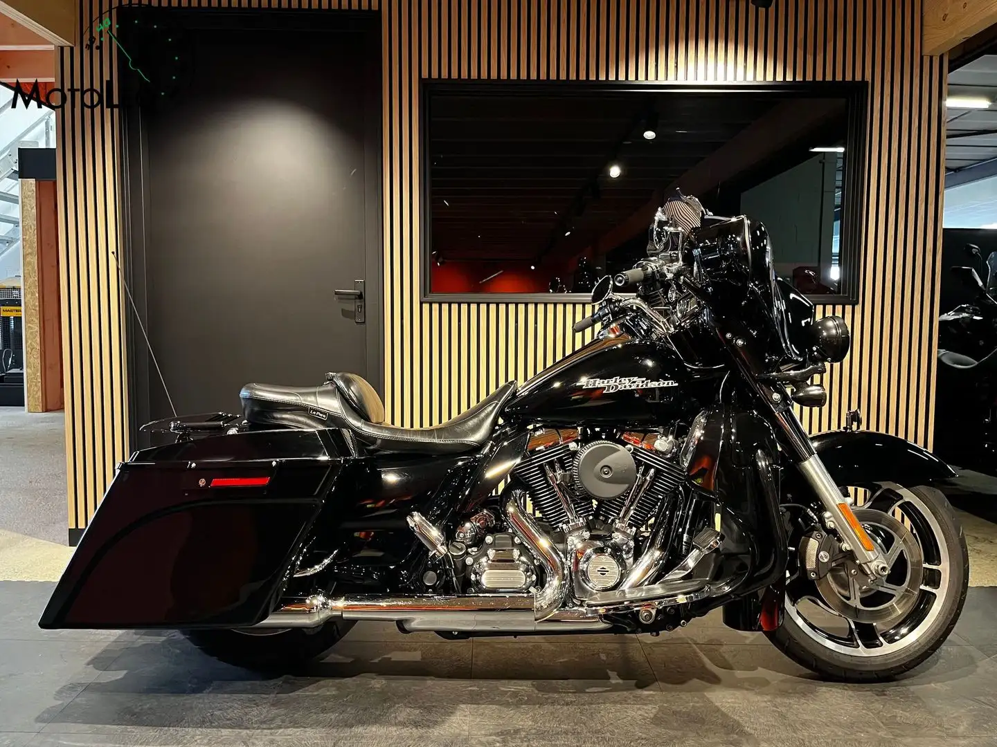 Harley-Davidson Street Glide FLHX Černá - 1