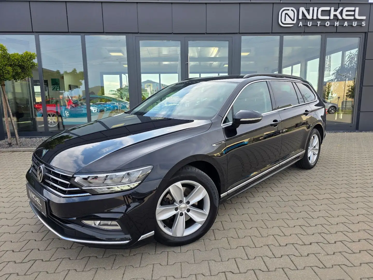 Volkswagen Passat Variant Passat Var. R Line 4Motion*Led*Kamera*Top* Noir - 1